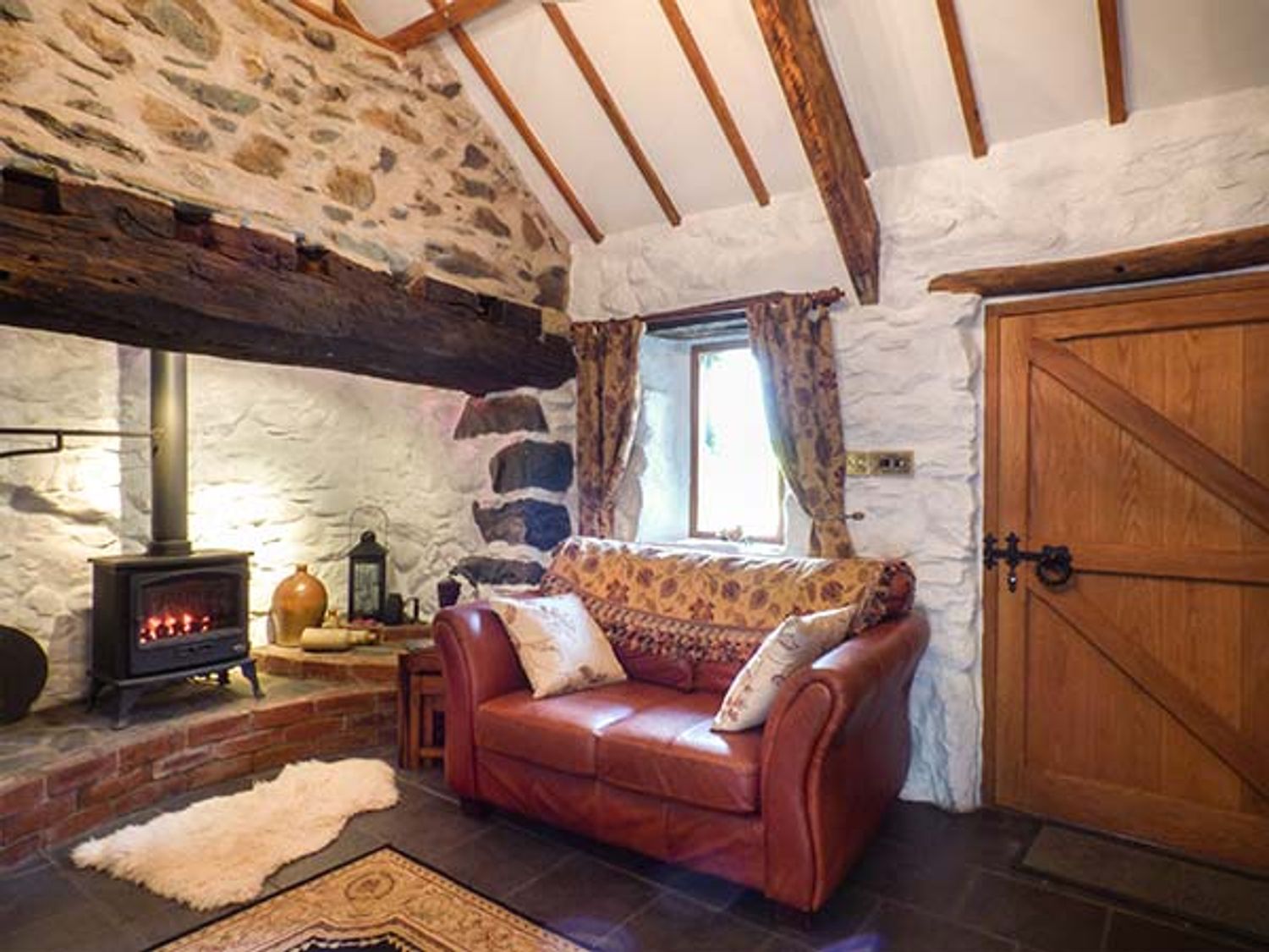 Y Becws, Wales