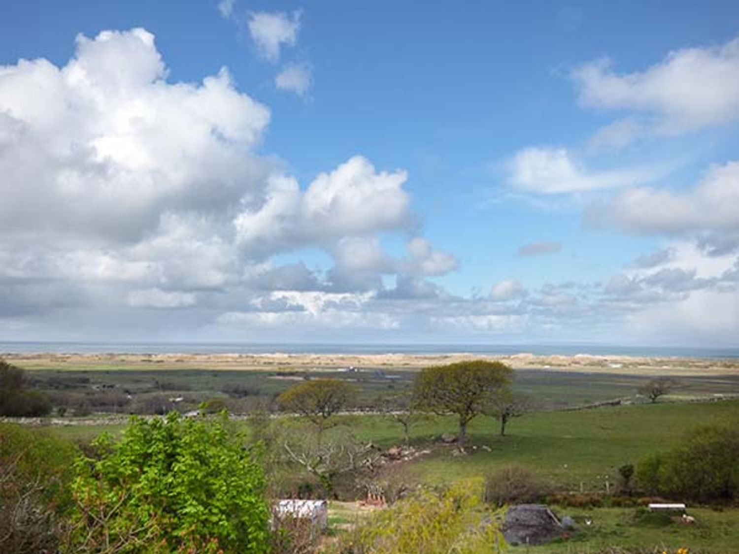 Y Becws, Wales