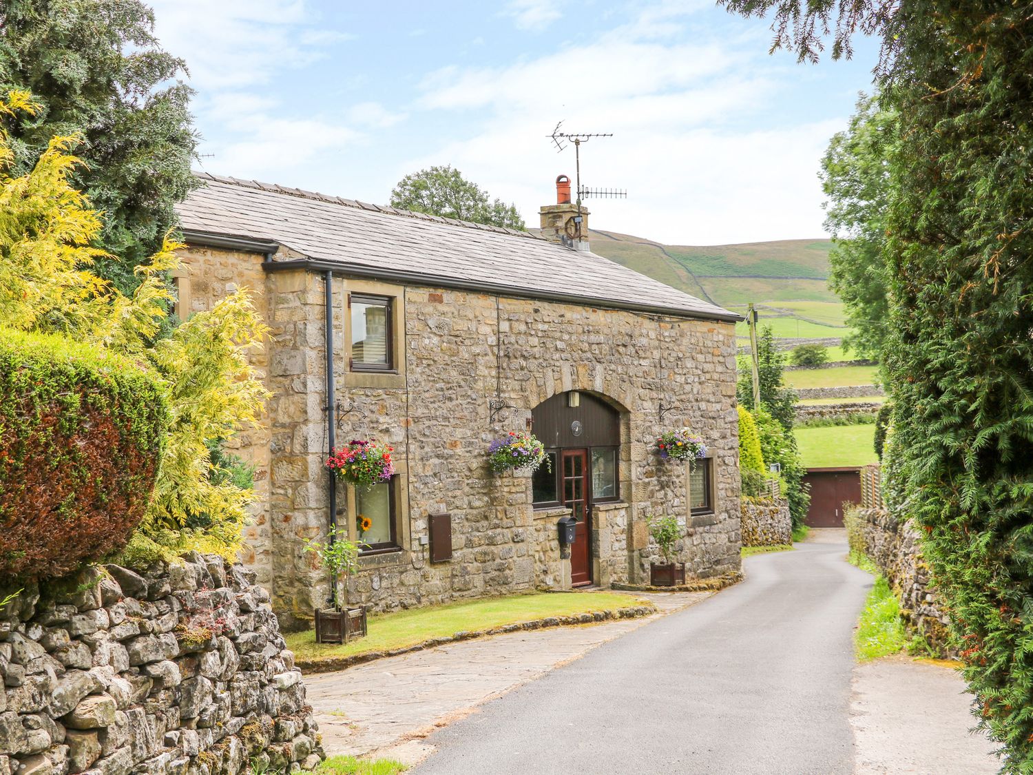 Fawcetts Barn Cracoe ( Ref 938441 ) Holiday Accommodation in Cracoe near Grassington North Yorkshire sleeps 7 guests