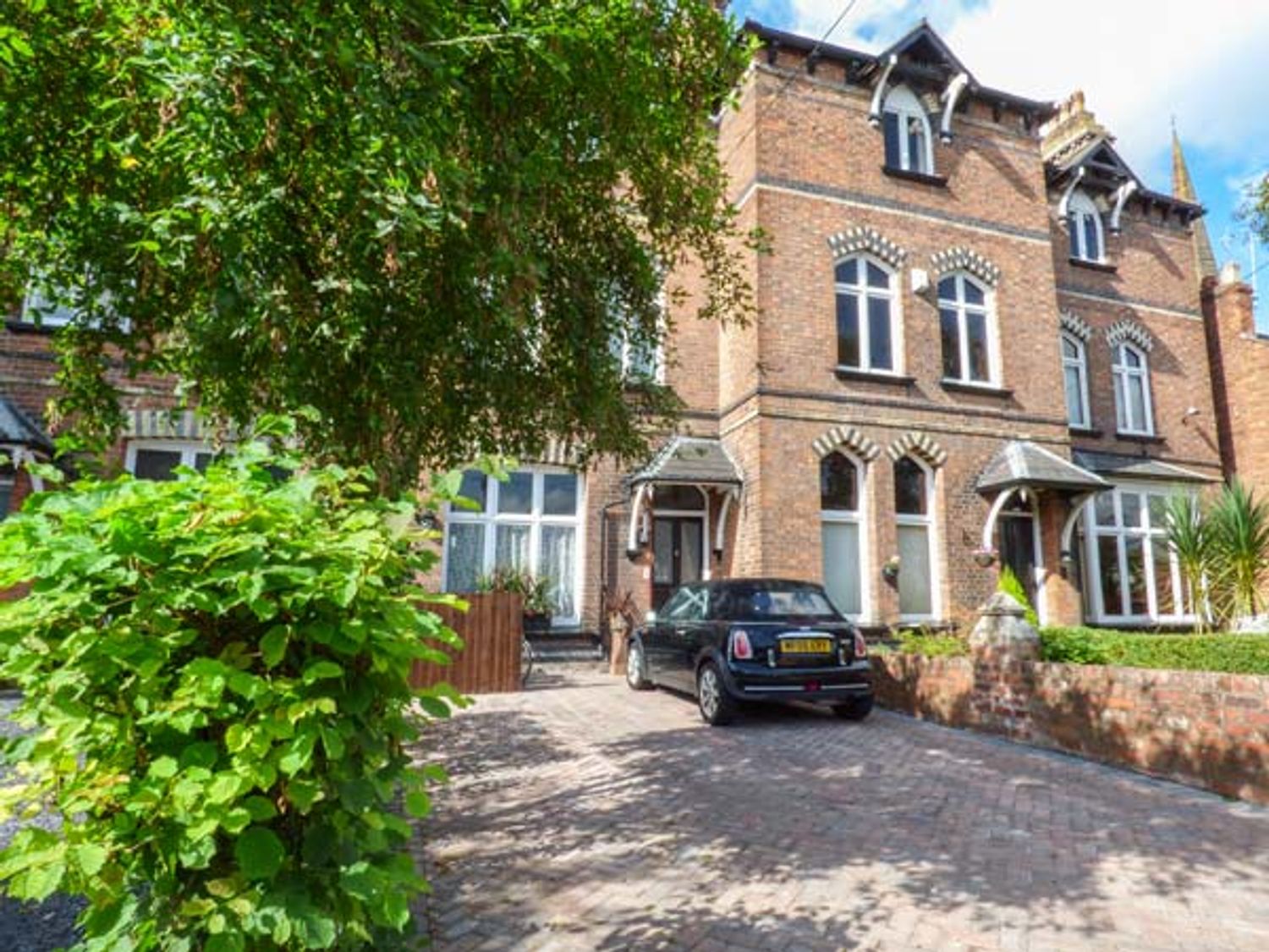 Courtyard Apartment | Chester | Handbridge | Self Catering Holiday Cottage