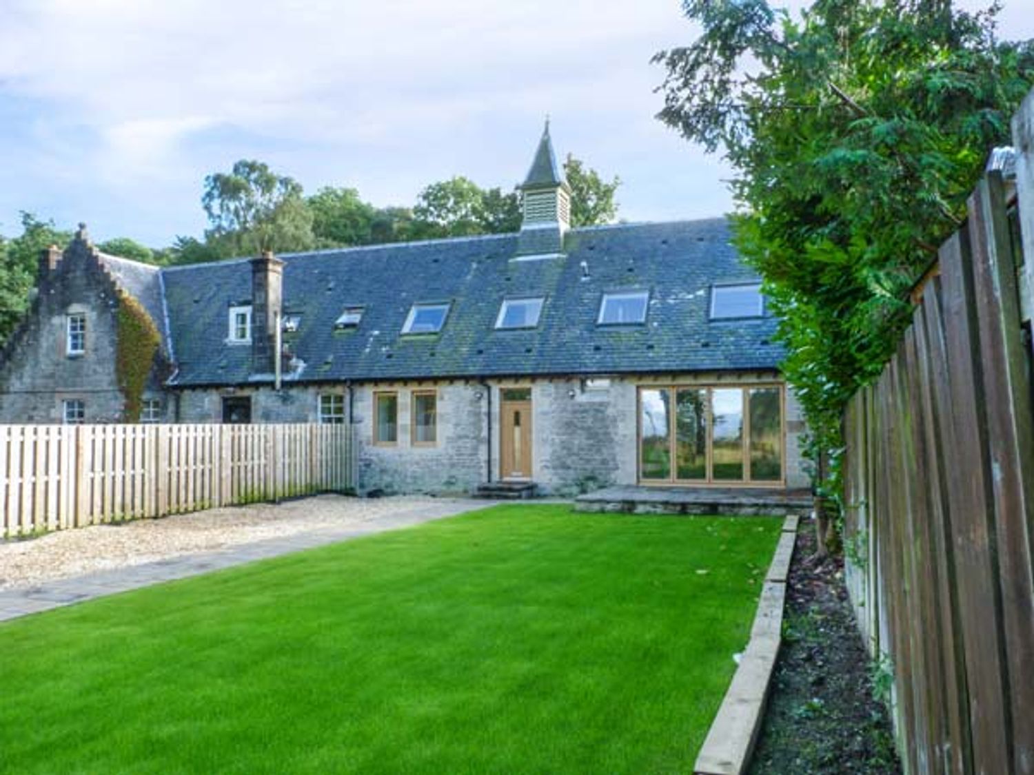 The Hall West, Scotland West Dunbartonshire Scotland Cottages For