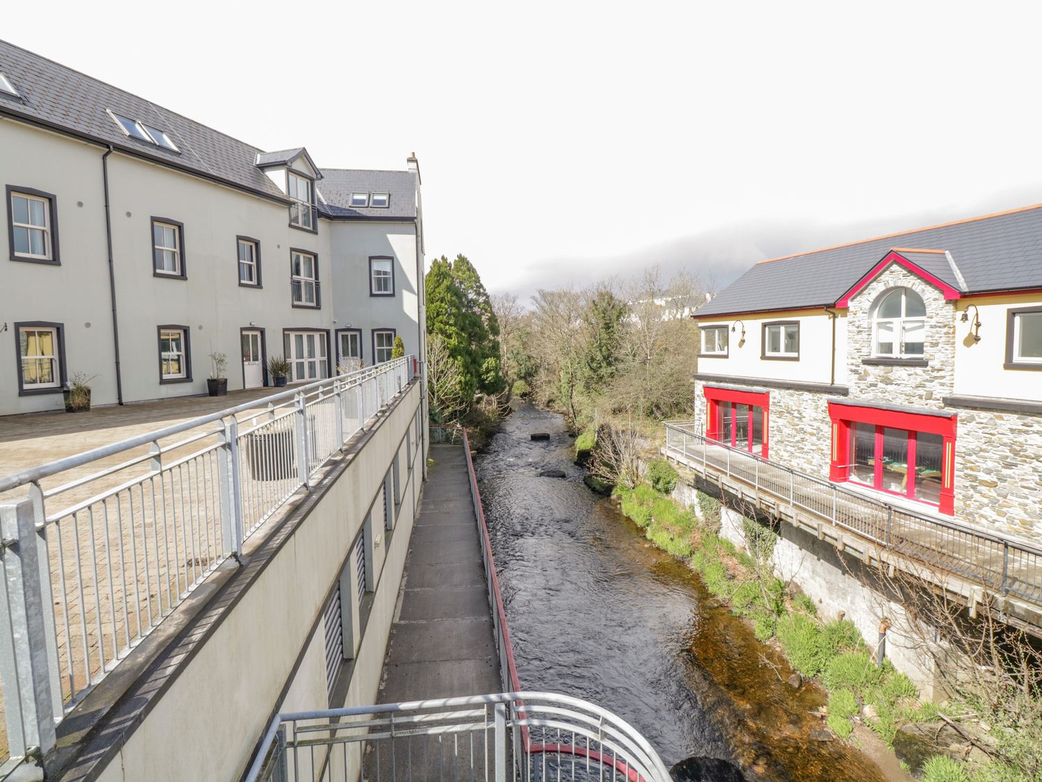 Central Ardara Riverside Apartment, Ireland