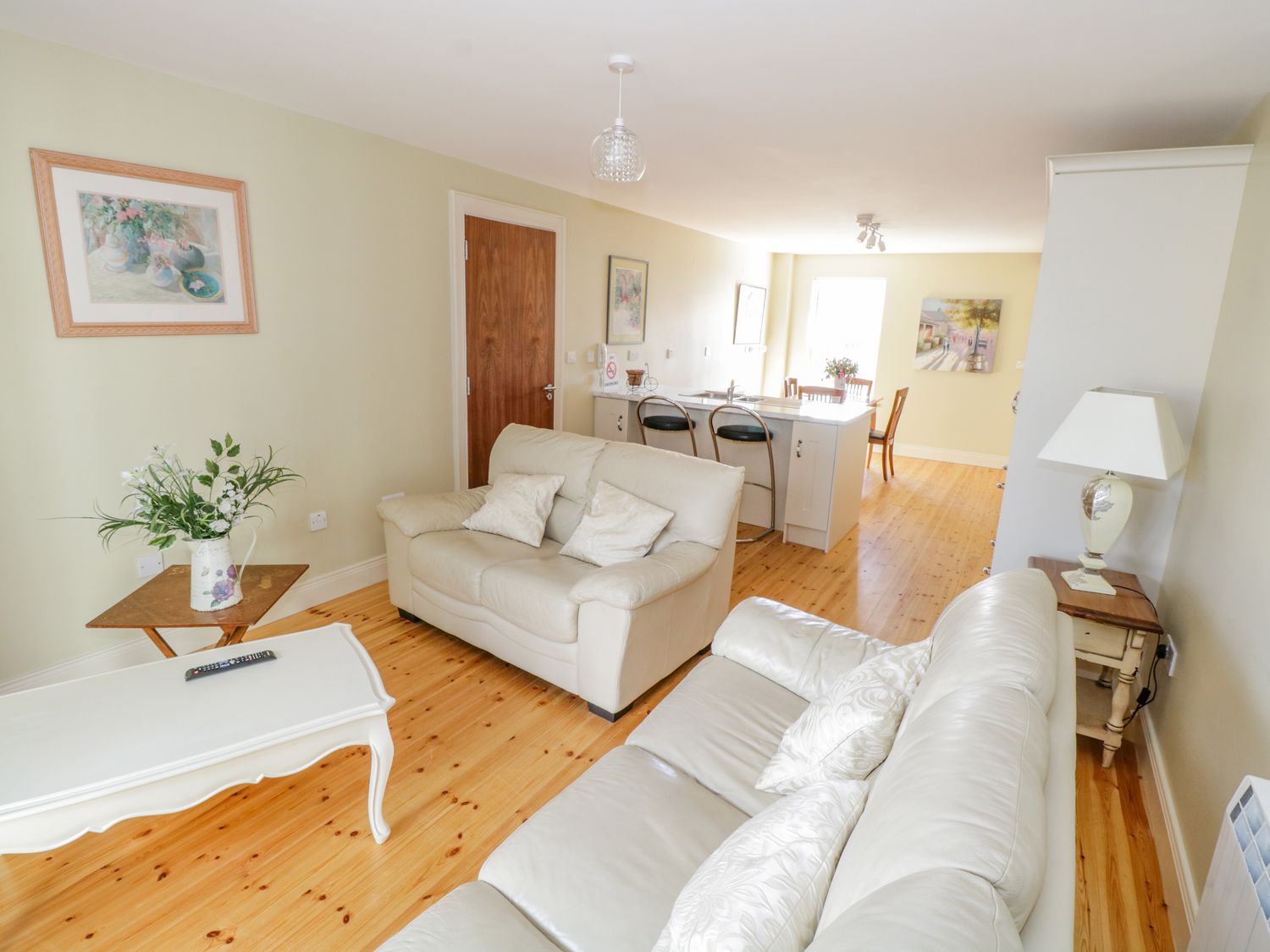 Central Ardara Riverside Apartment, Ireland