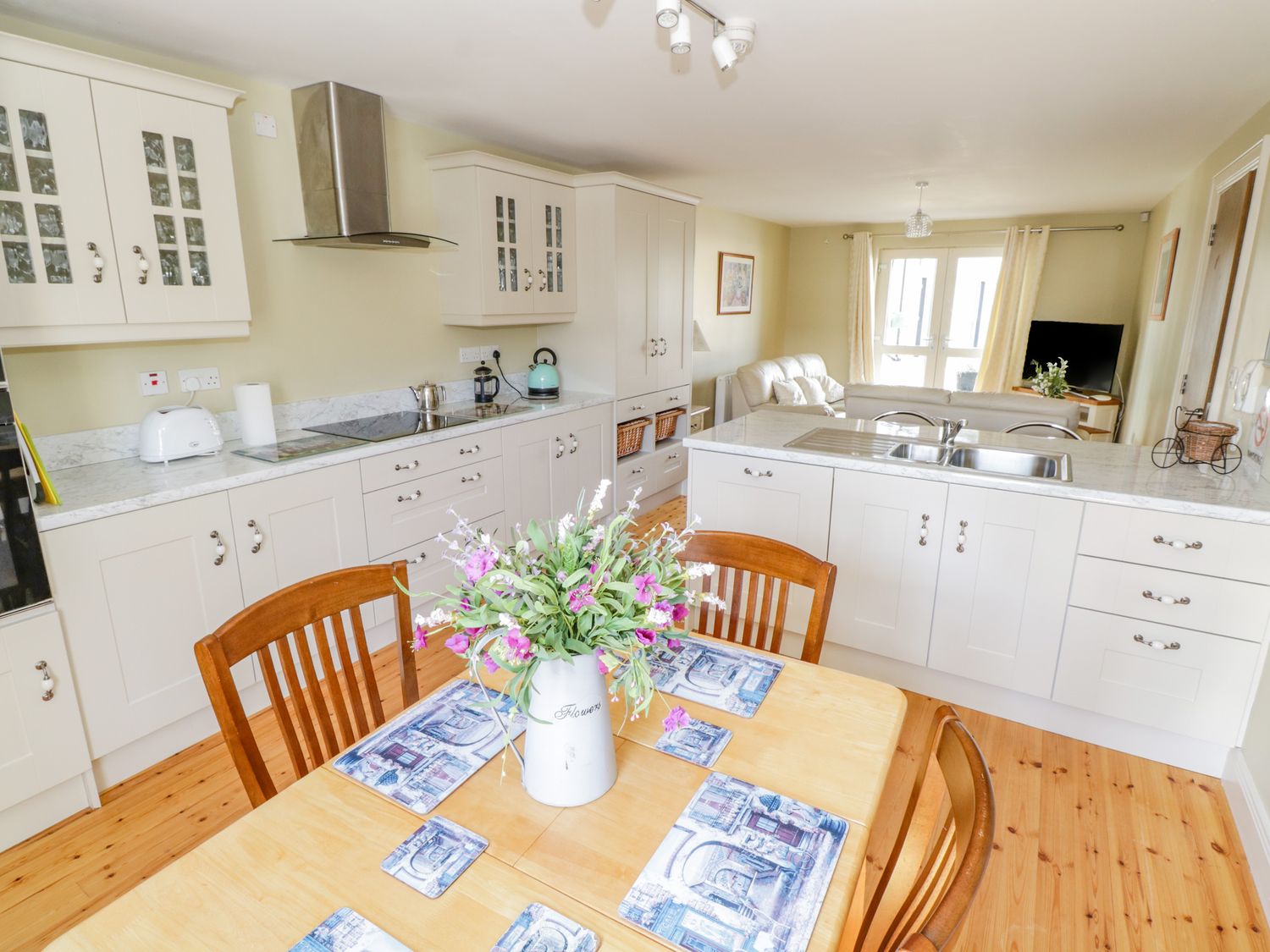 Central Ardara Riverside Apartment, Ireland