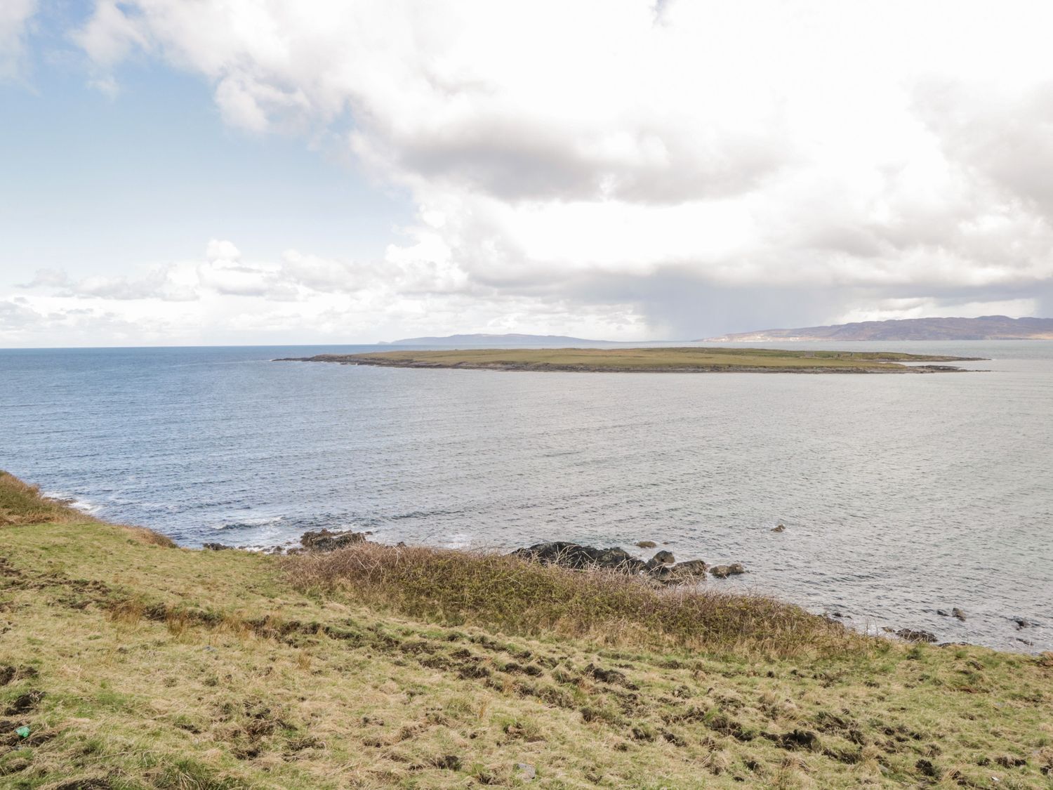 Central Ardara Riverside Apartment, Ireland