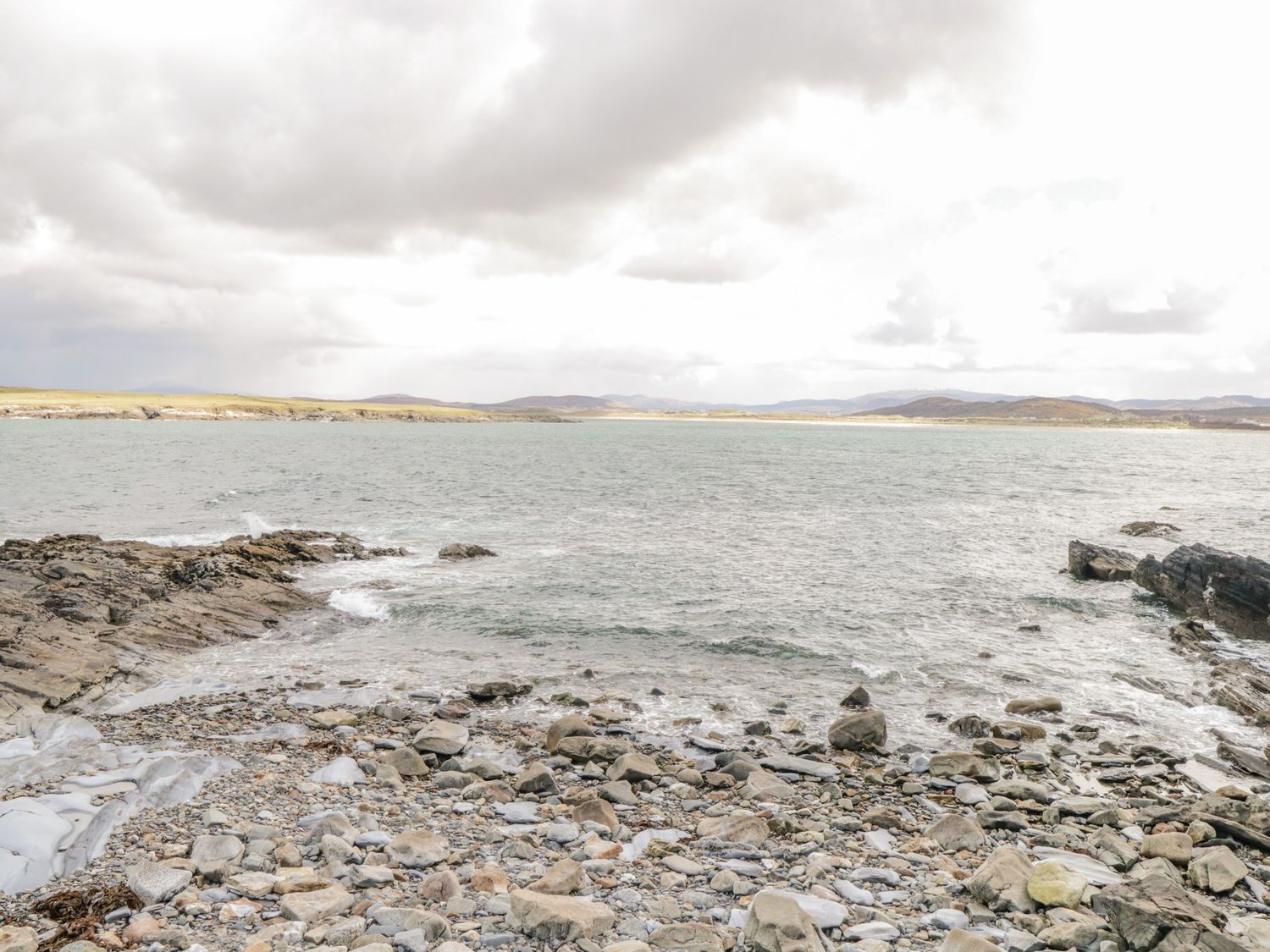 Central Ardara Riverside Apartment, Ireland