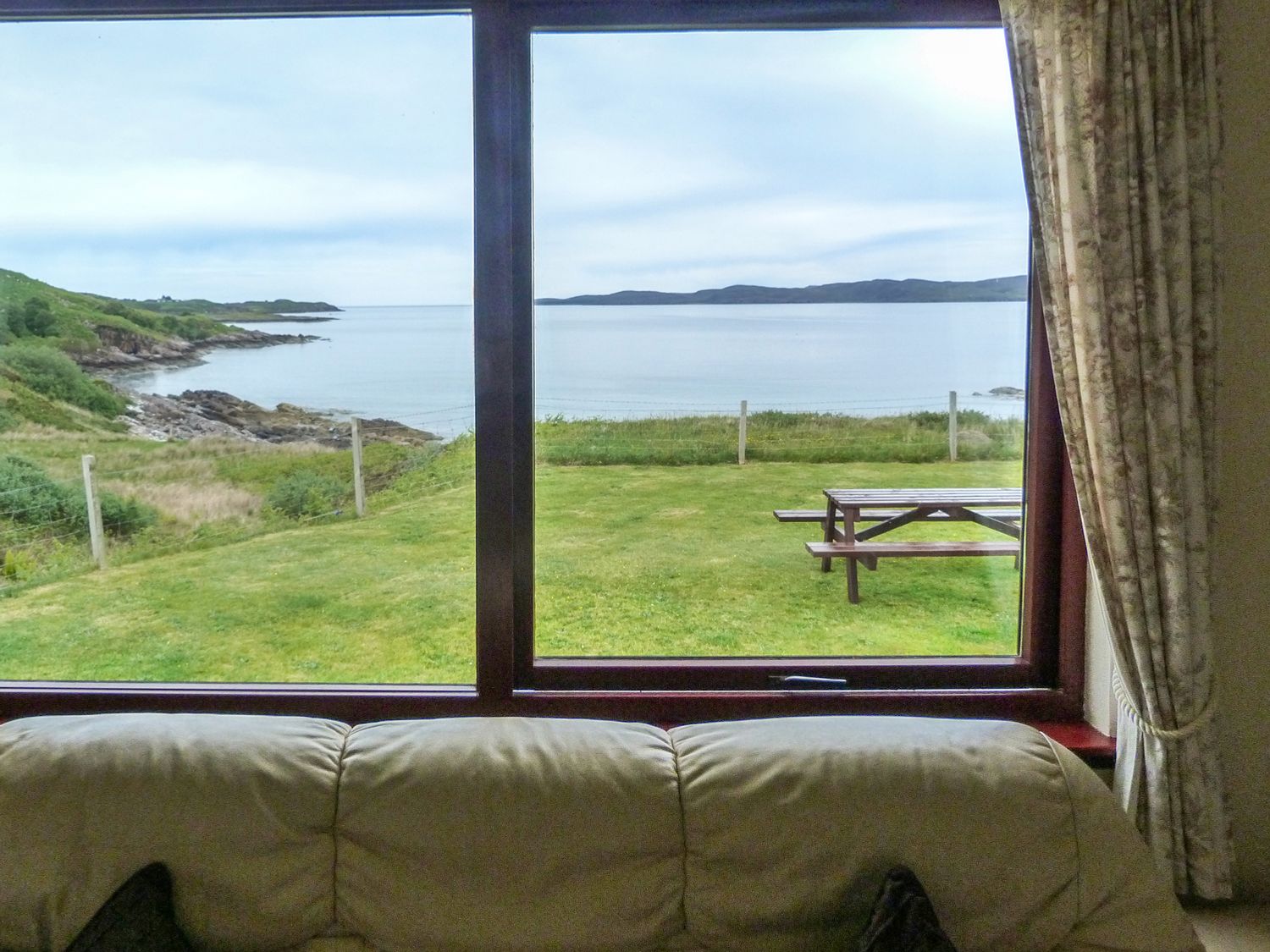 1 BAYVIEW BUNGALOW, Scotland, Scottish Highlands, Ross and Cromarty, Poolewe