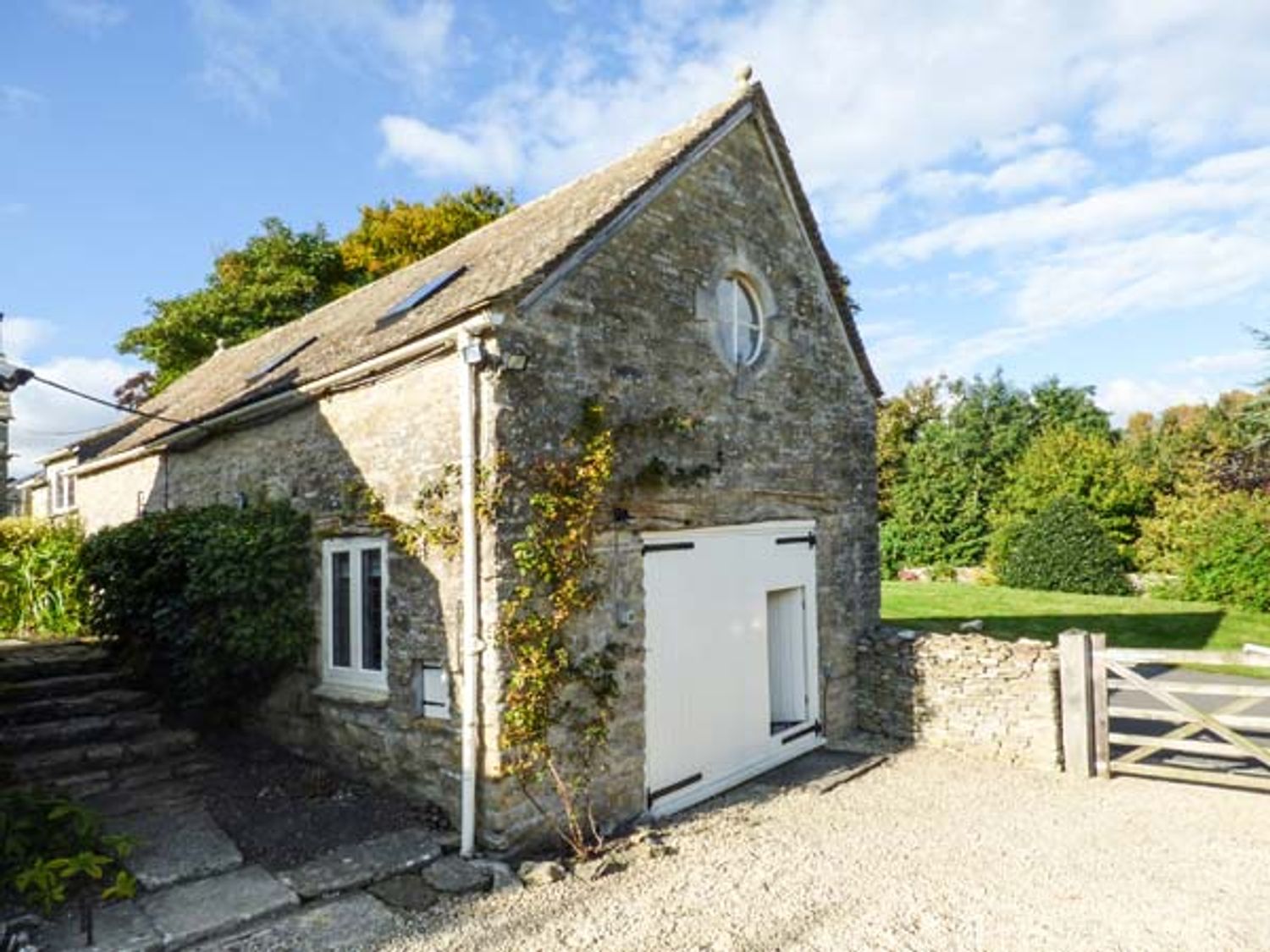 The Long Barn | Duntisbourne Abbots | Self Catering Holiday Cottage