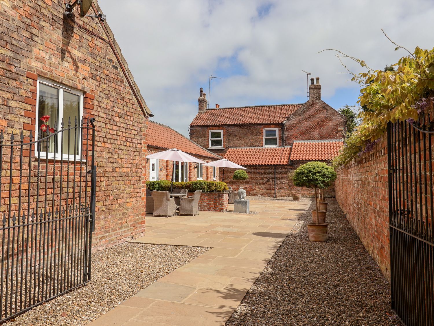 Winsall Court I, Yorkshire