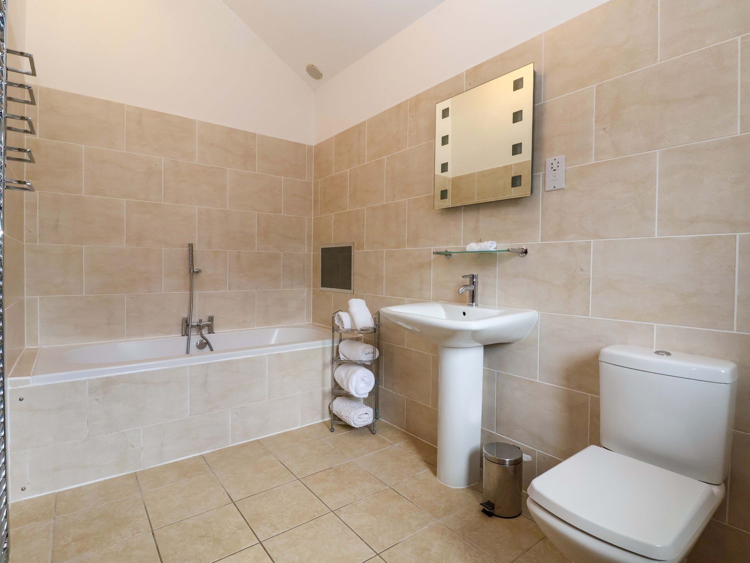 Winsall Court II, Yorkshire