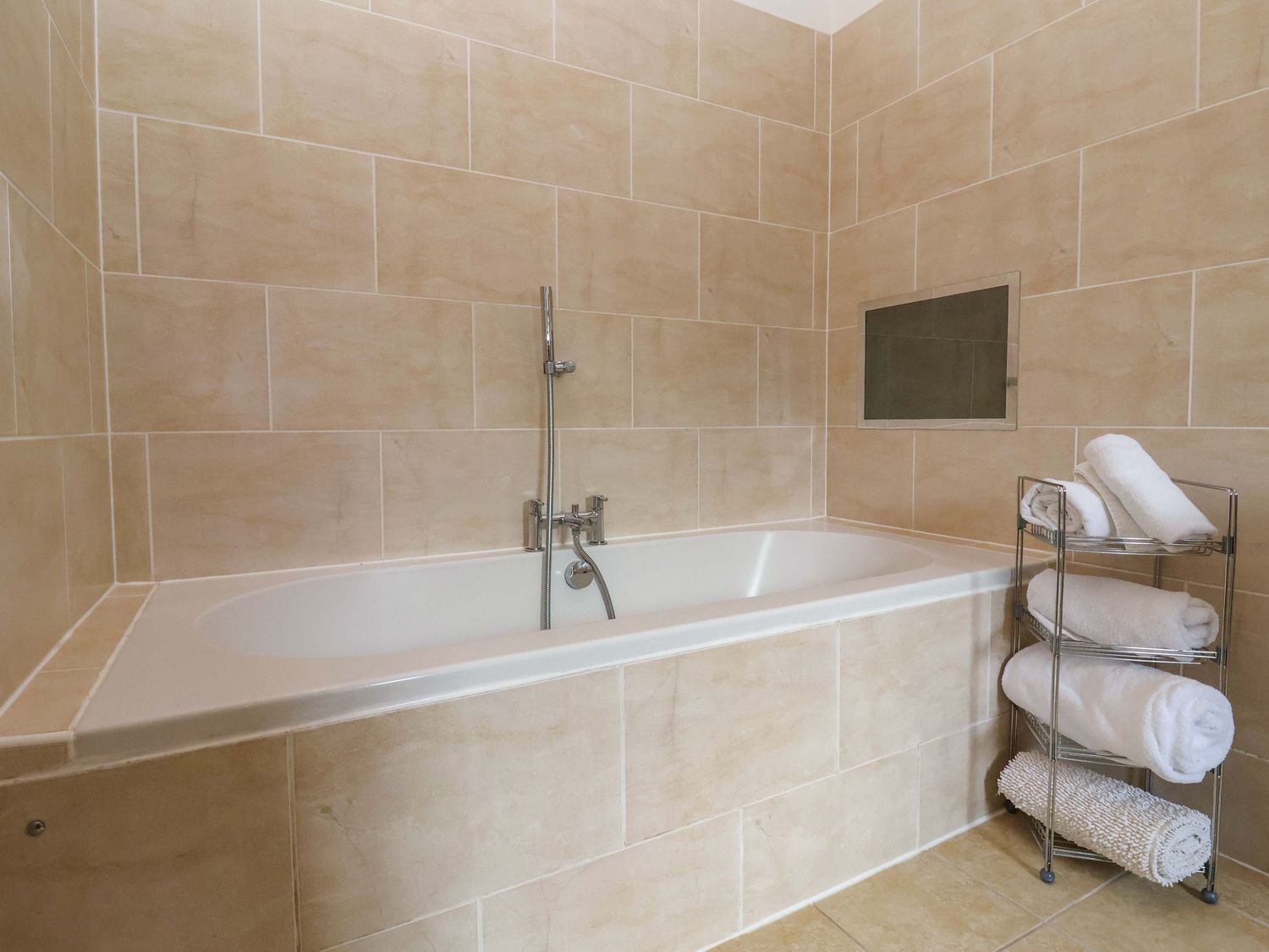 Winsall Court II, Yorkshire