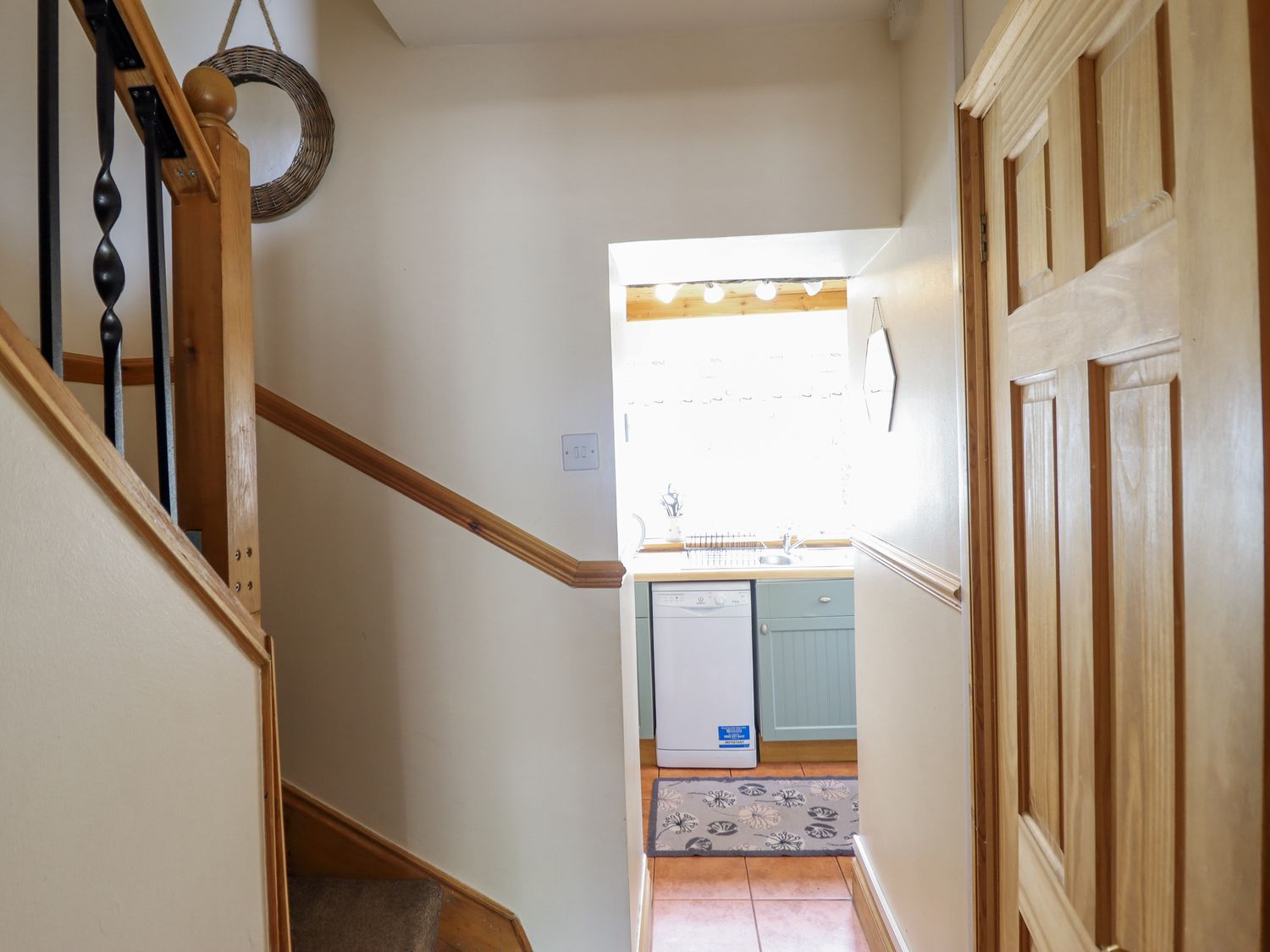 Cae Tanws Bach, Wales