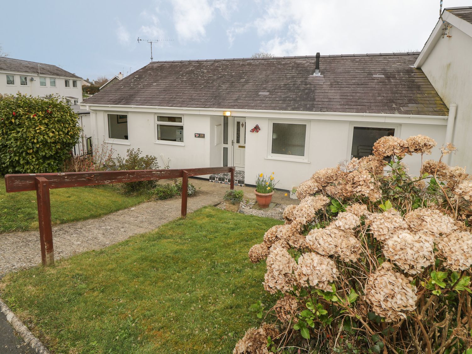 106 Cae Du Estate Abersoch Self Catering Holiday Cottage