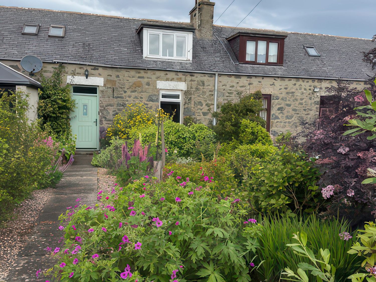 5 DISTILLERY COTTAGES, Scotland, Aberdeenshire, Banff, Inverboyndie