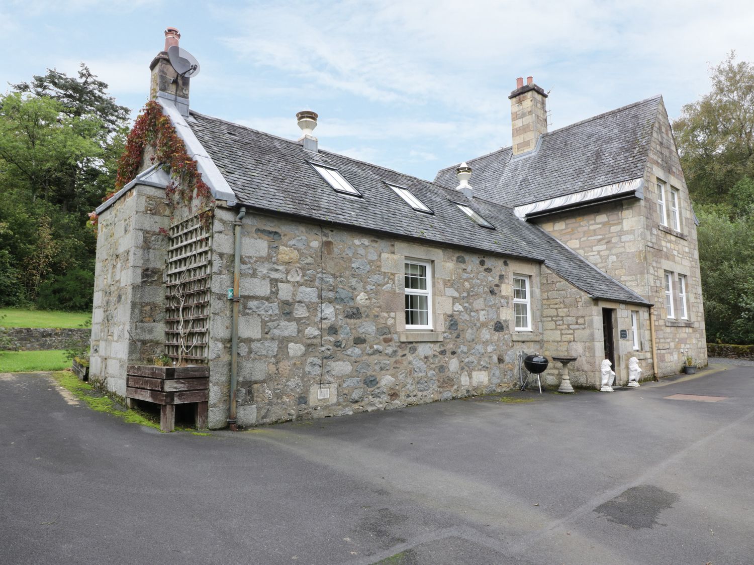 Burnside Cottage, Scotland