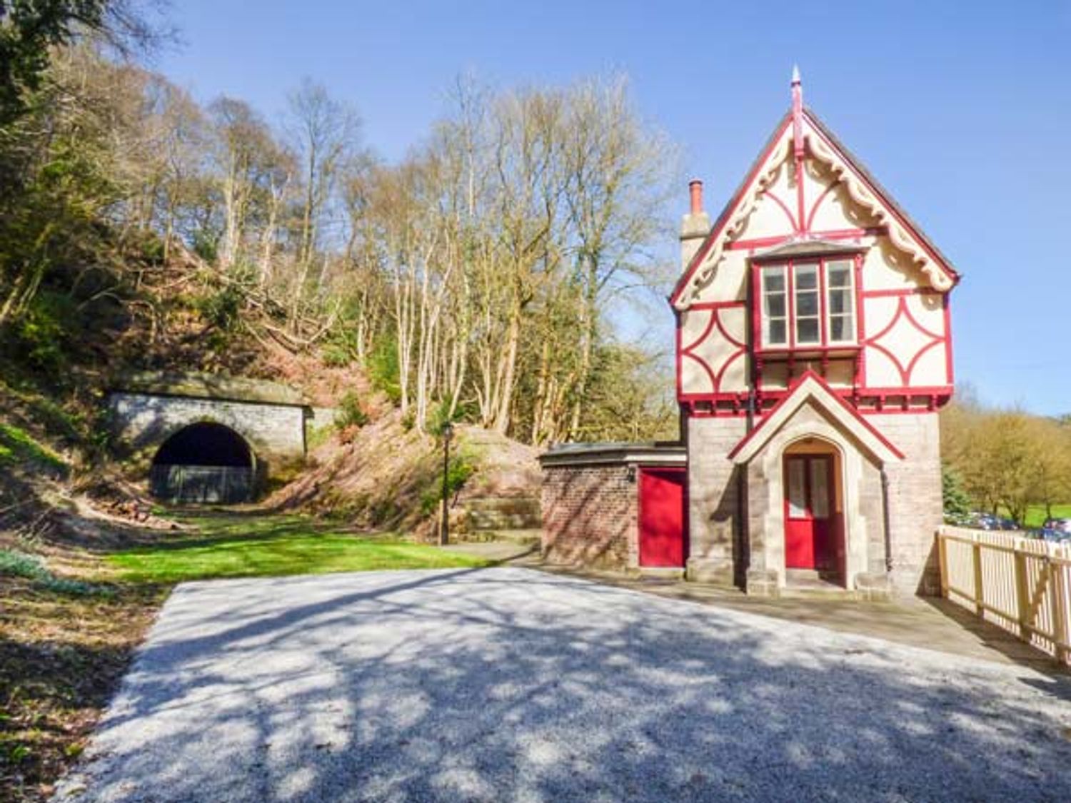 The Gate House | Oakamoor | Peak District | Self Catering Holiday Cottage