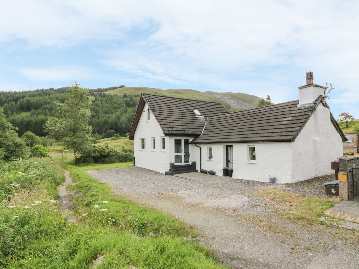 The Auld Tyndrum Cottage, Loch Lomond and The Trossachs National Park ...