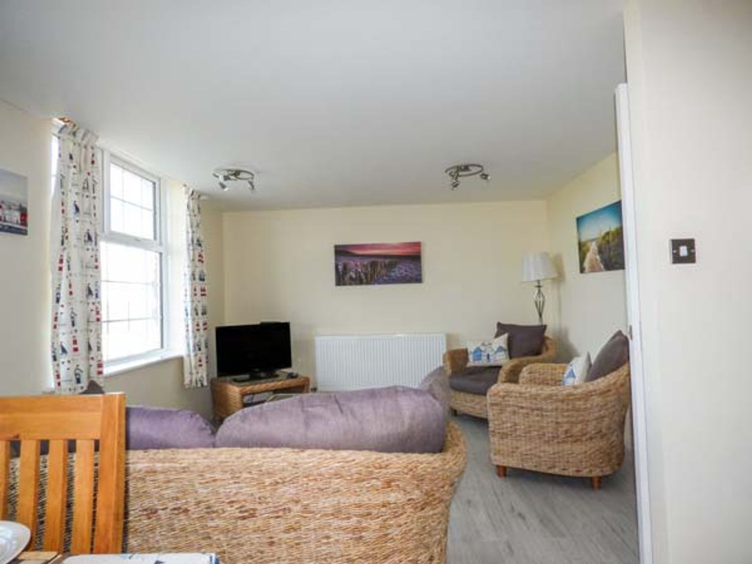 FLAT 6, Wales, North Wales, Island of Anglesey, Trearddur Bay