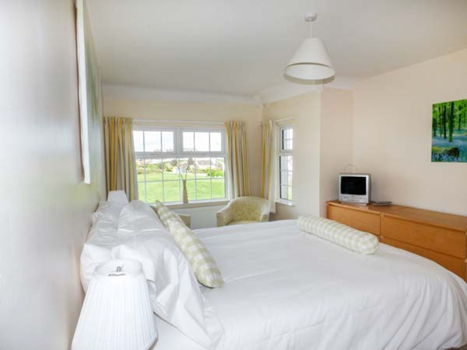 FLAT 11, Wales, North Wales, Island of Anglesey, Trearddur Bay