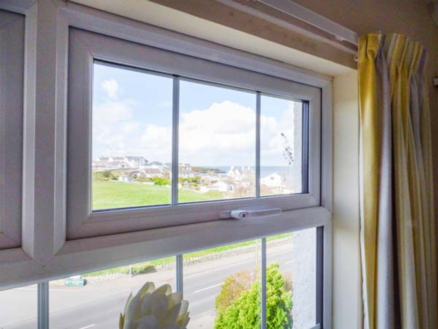 FLAT 11, Wales, North Wales, Island of Anglesey, Trearddur Bay