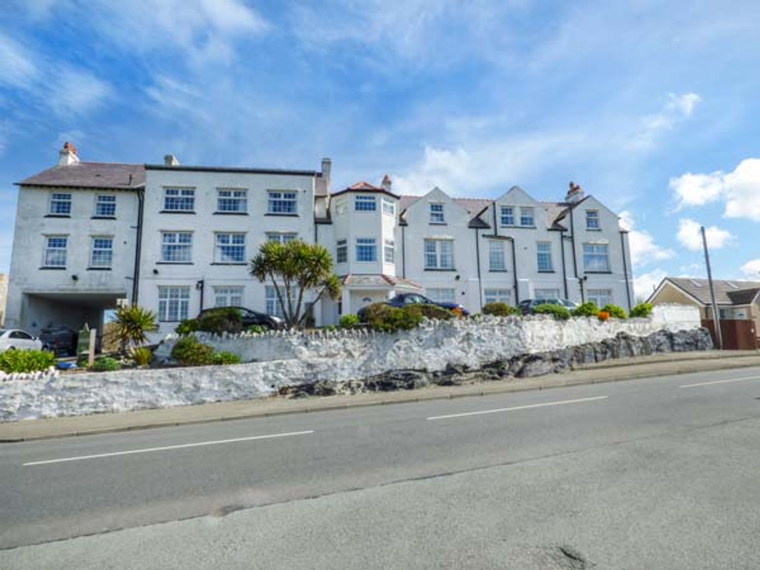 FLAT 12, Wales, North Wales, Island of Anglesey, Trearddur Bay