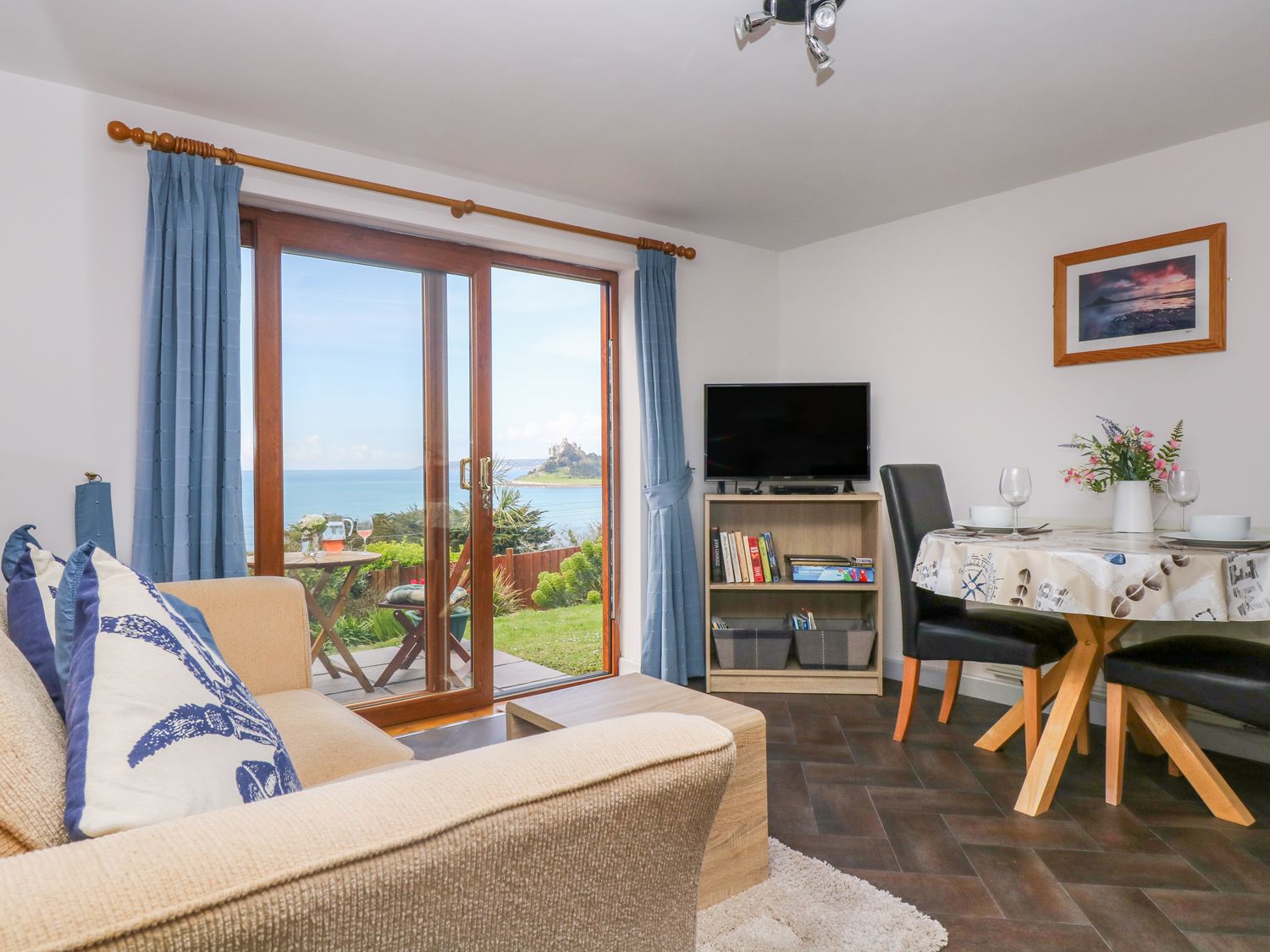 Castle View Apartment, Cornwall