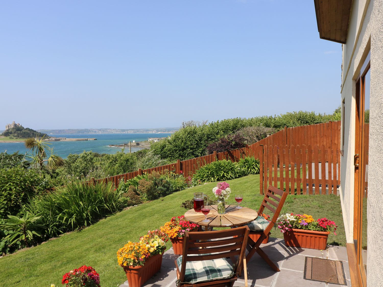 Castle View Apartment, Cornwall