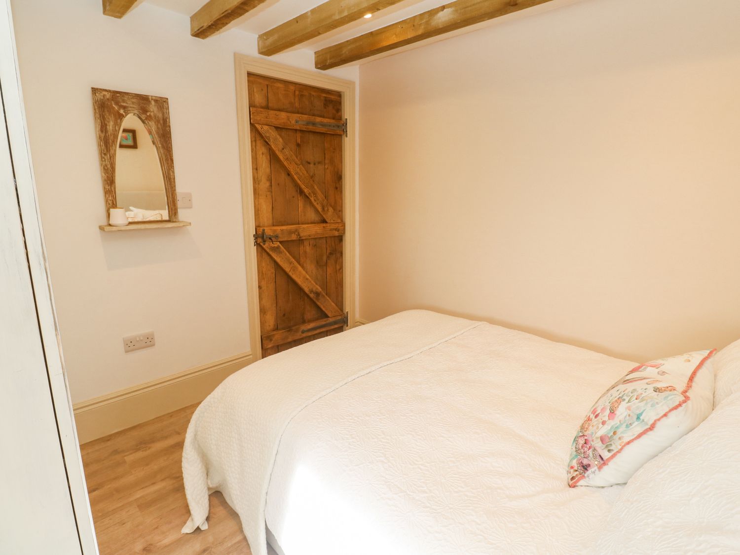 Trevoole Barn, Praze An Beeble