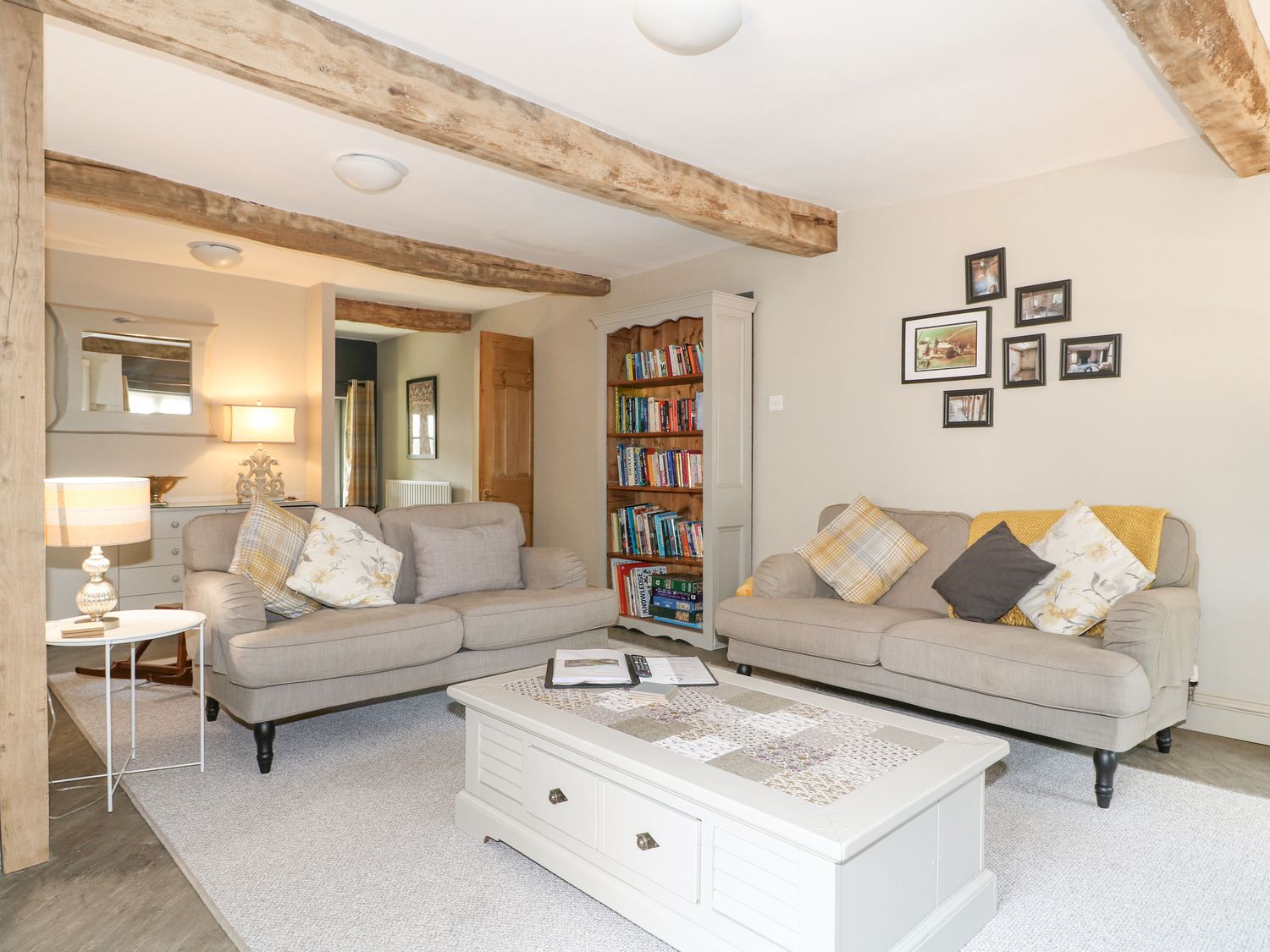 The Creamery in Wychnor, Alrewas, Staffordshire. Countryside. Barbecue. Smart TV. Woodburning stove.
