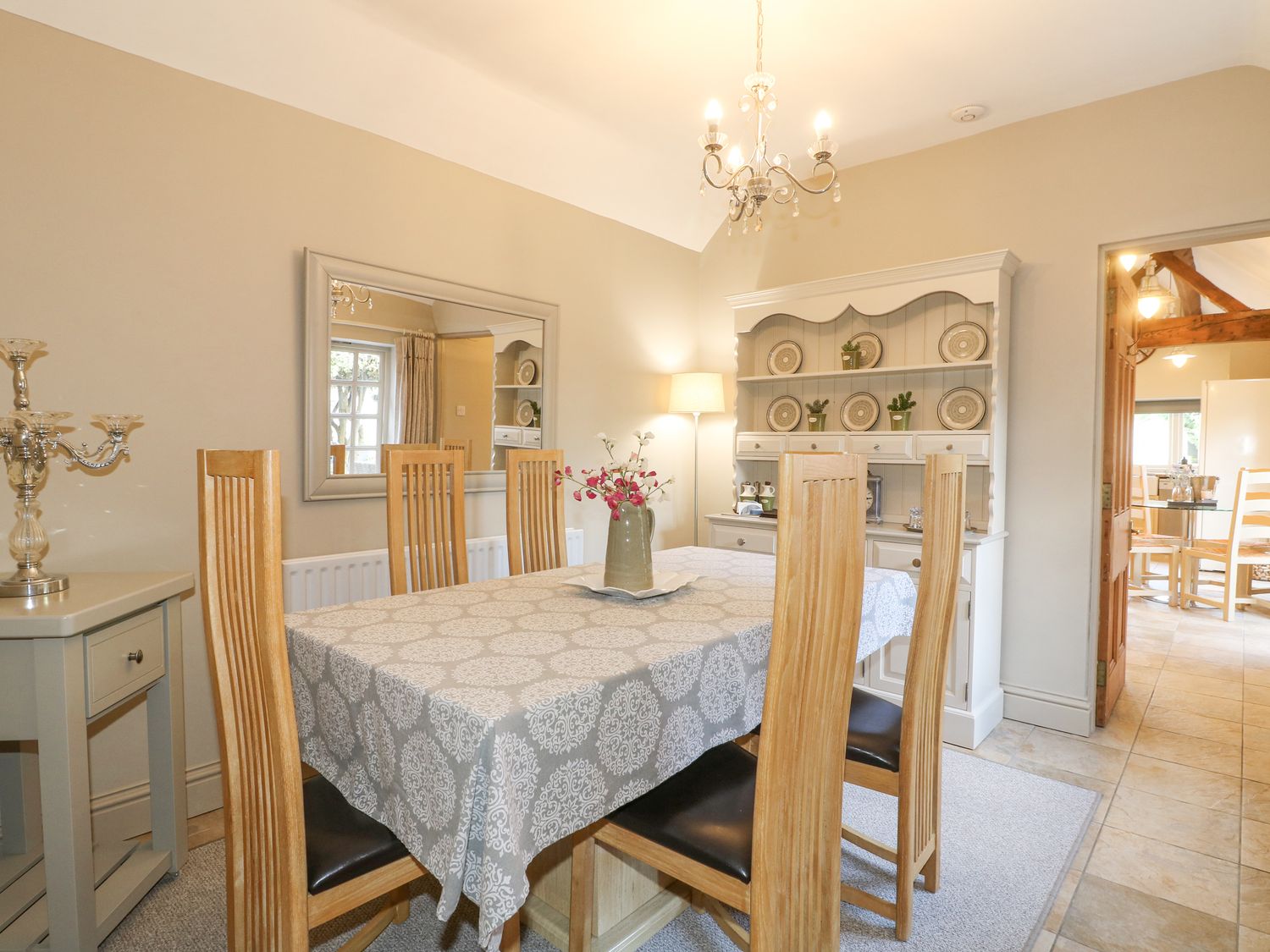 The Creamery in Wychnor, Alrewas, Staffordshire. Countryside. Barbecue. Smart TV. Woodburning stove.