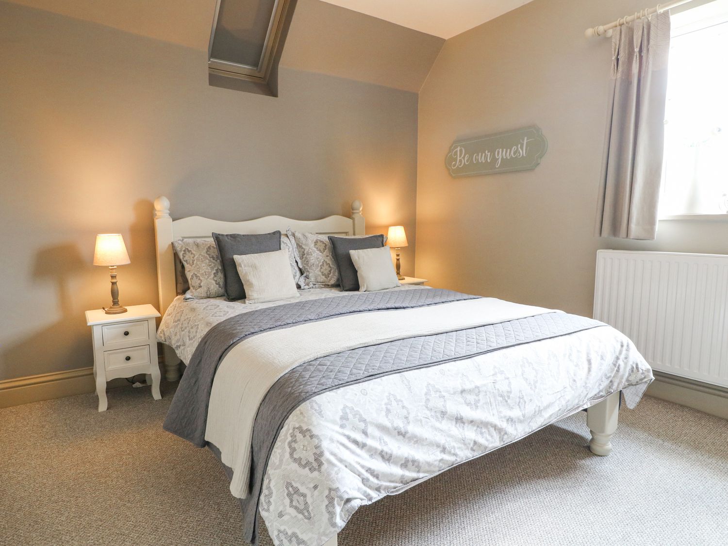 The Creamery in Wychnor, Alrewas, Staffordshire. Countryside. Barbecue. Smart TV. Woodburning stove.
