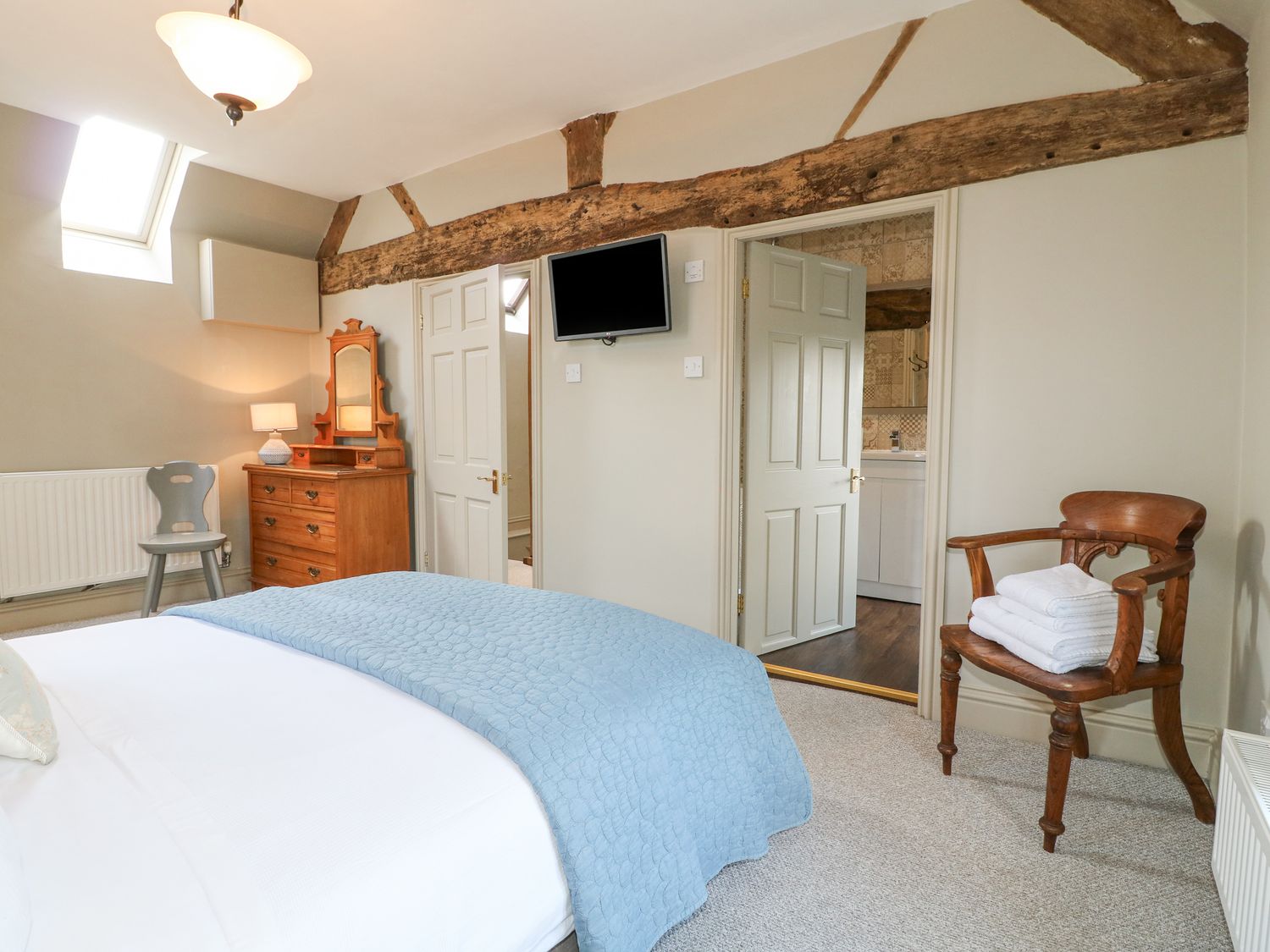 The Creamery in Wychnor, Alrewas, Staffordshire. Countryside. Barbecue. Smart TV. Woodburning stove.