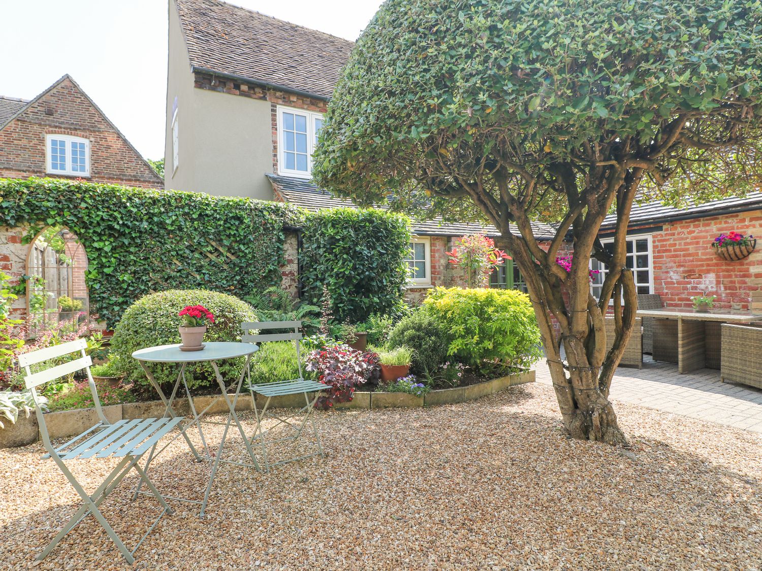 The Creamery in Wychnor, Alrewas, Staffordshire. Countryside. Barbecue. Smart TV. Woodburning stove.