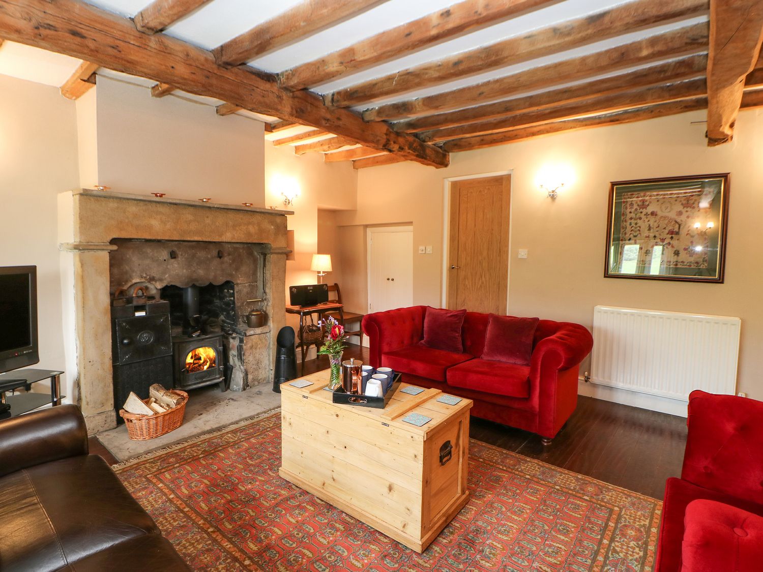 Cowlings Low Row ( Ref 966210 ) North Yorkshire holiday cottage sleeps 5 guests