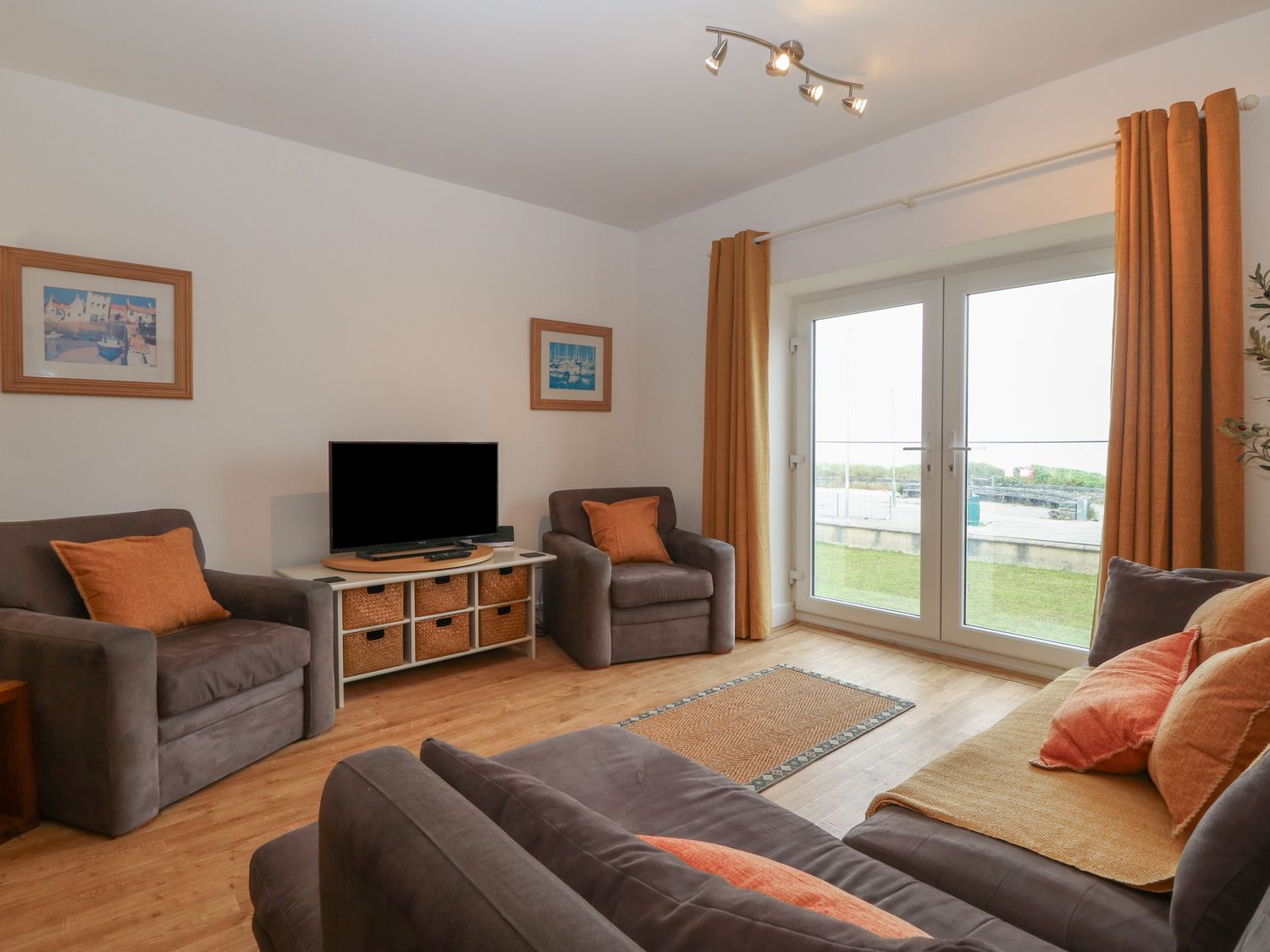 6 West End Point, Pwllheli