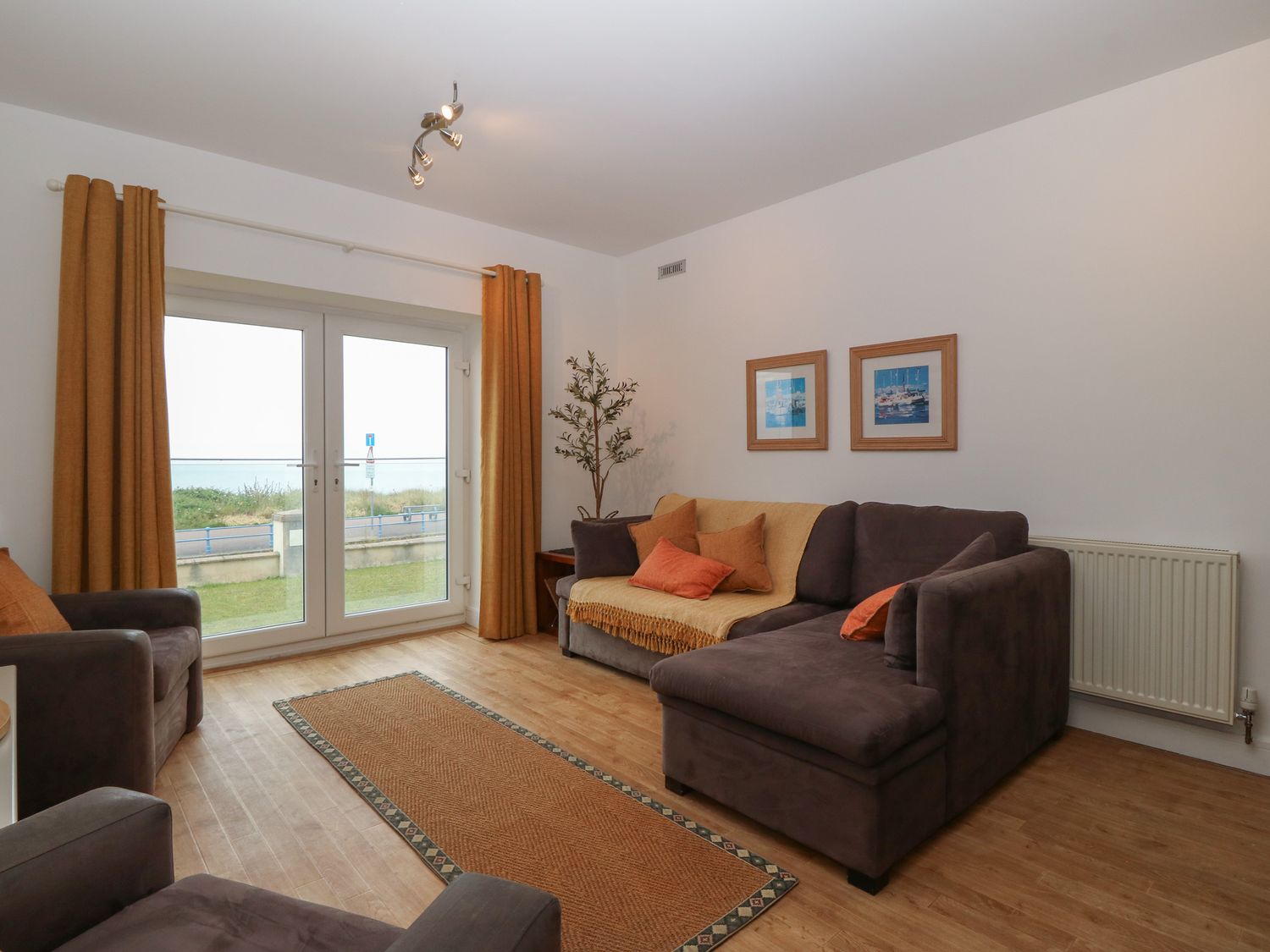 6 West End Point, Pwllheli