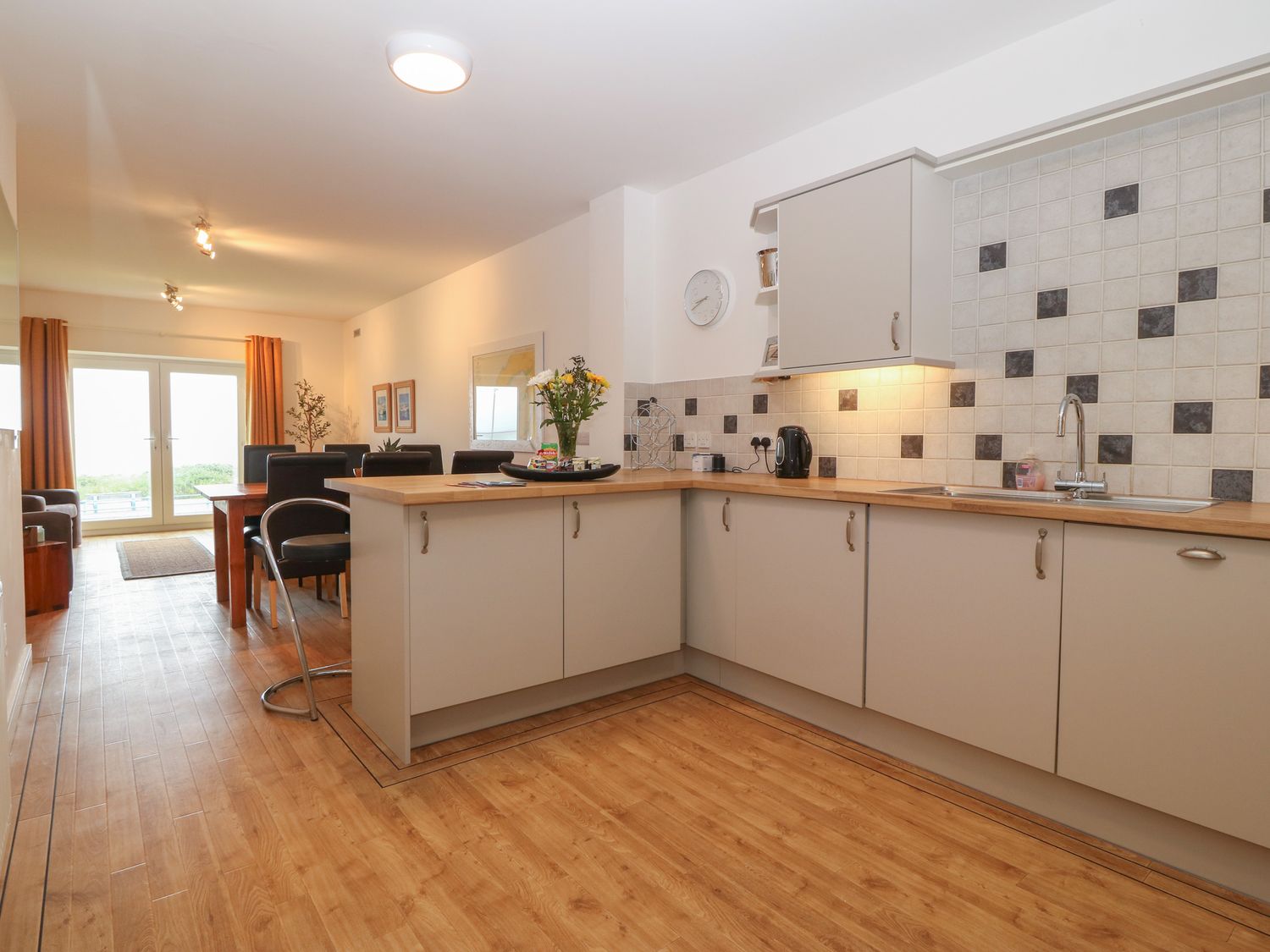 6 West End Point, Pwllheli