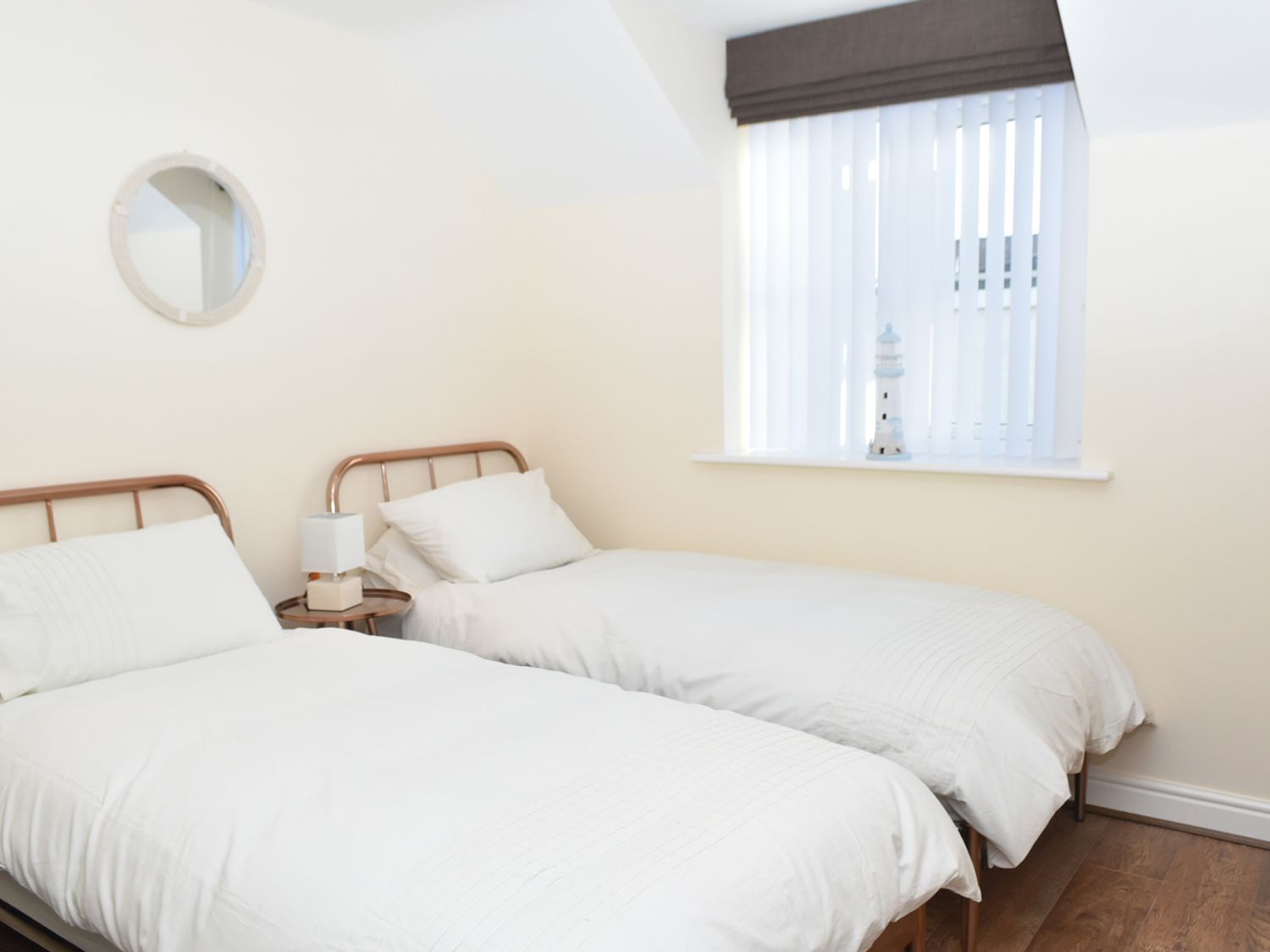 Y Enciliad, North Wales