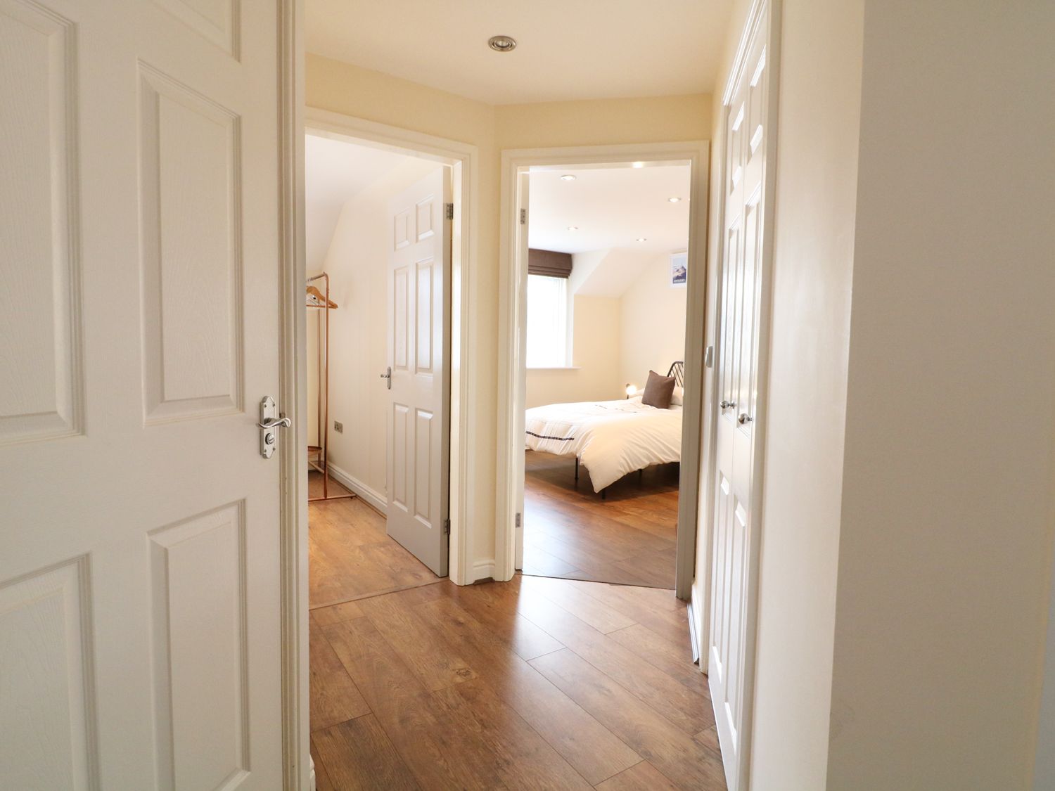 Y Enciliad, North Wales