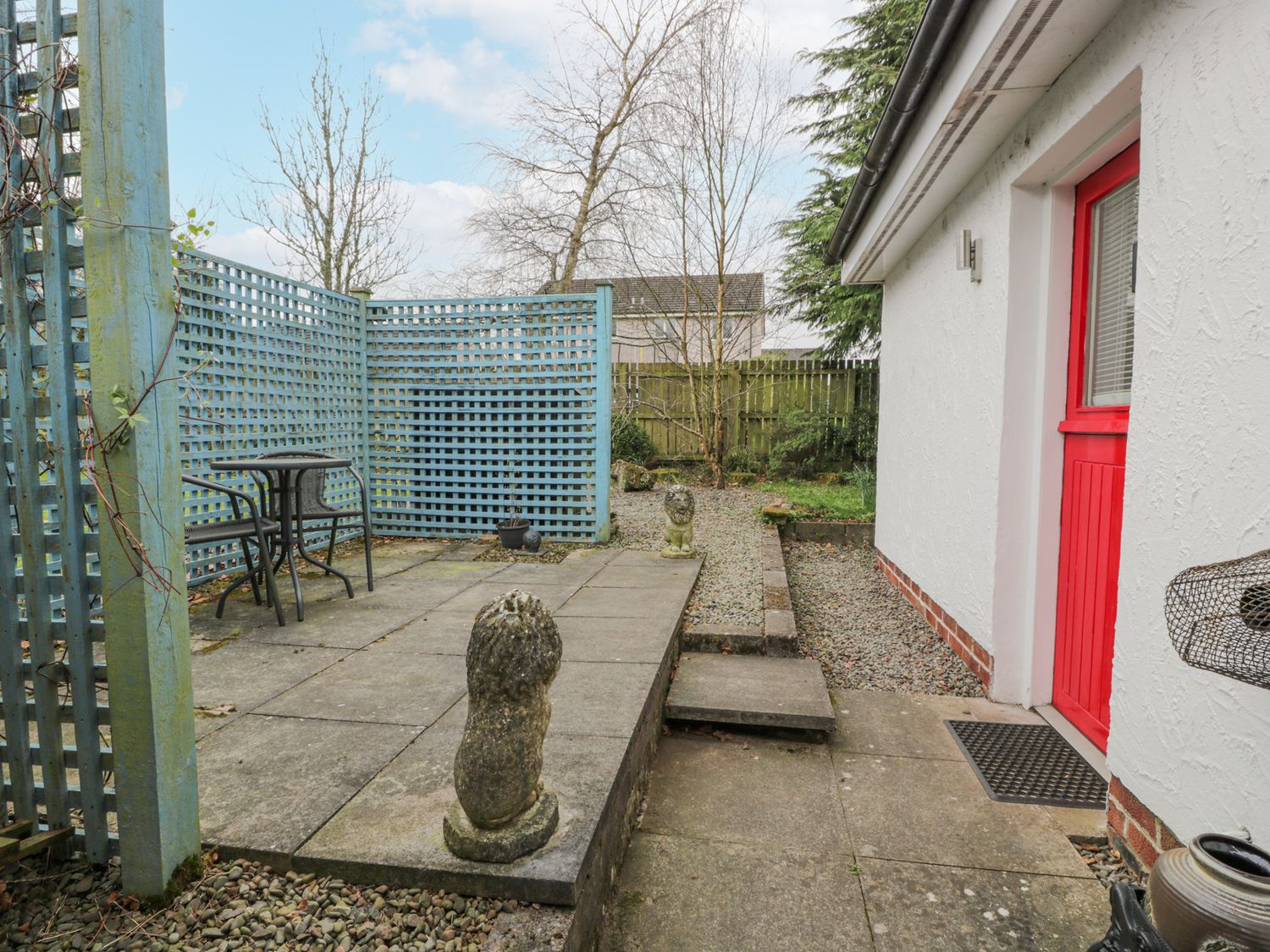 Troloss Lodge, Thornhill