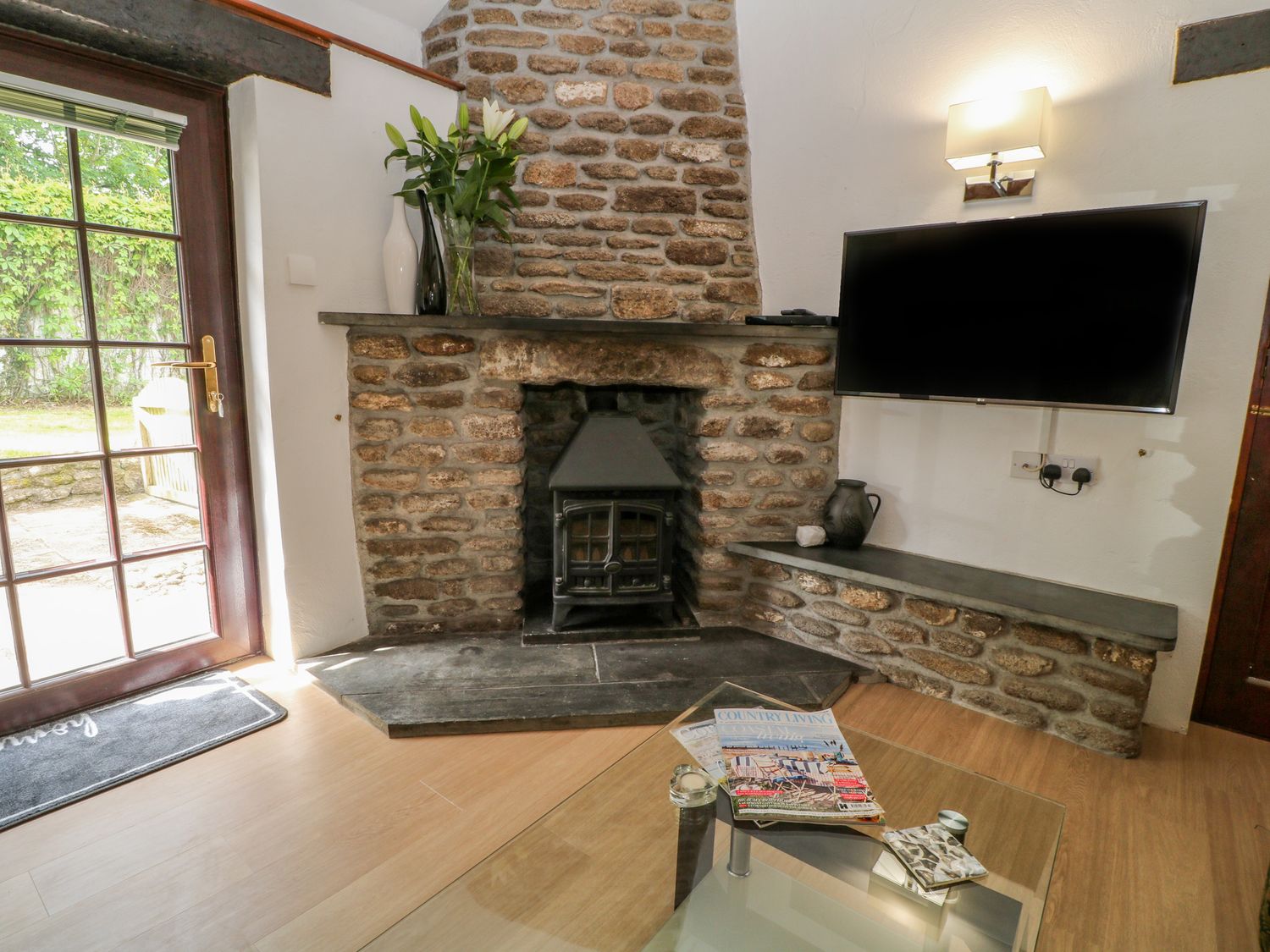 Batty's Hangout, Camelford
