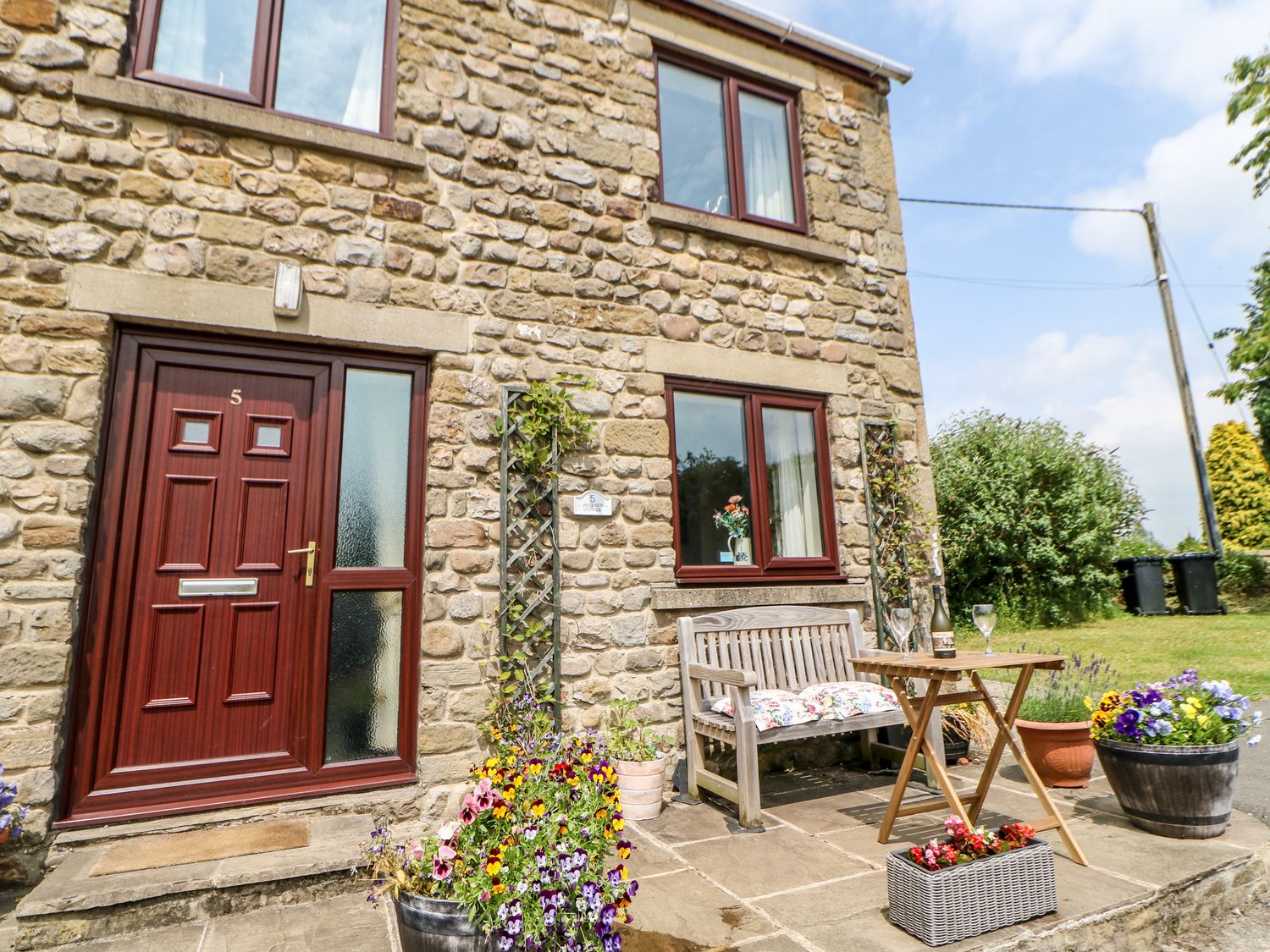 Woodside Cottage, Grewelthorpe - North Yorkshire - England : Cottages