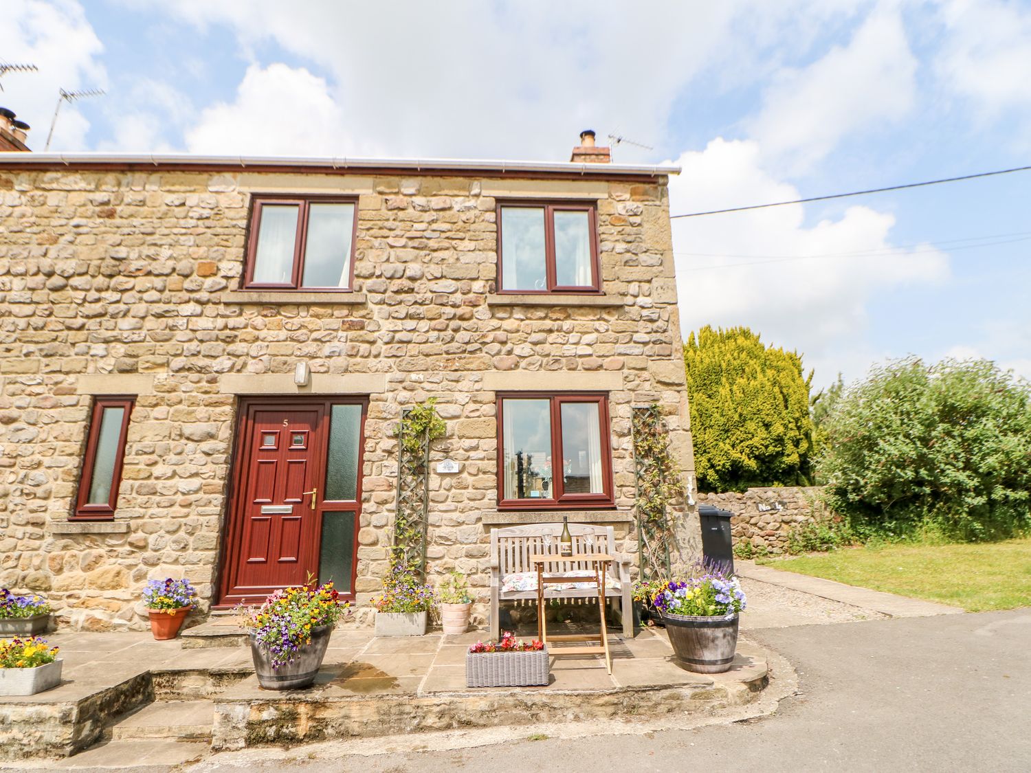 Woodside Cottage, Grewelthorpe - North Yorkshire - England : Cottages