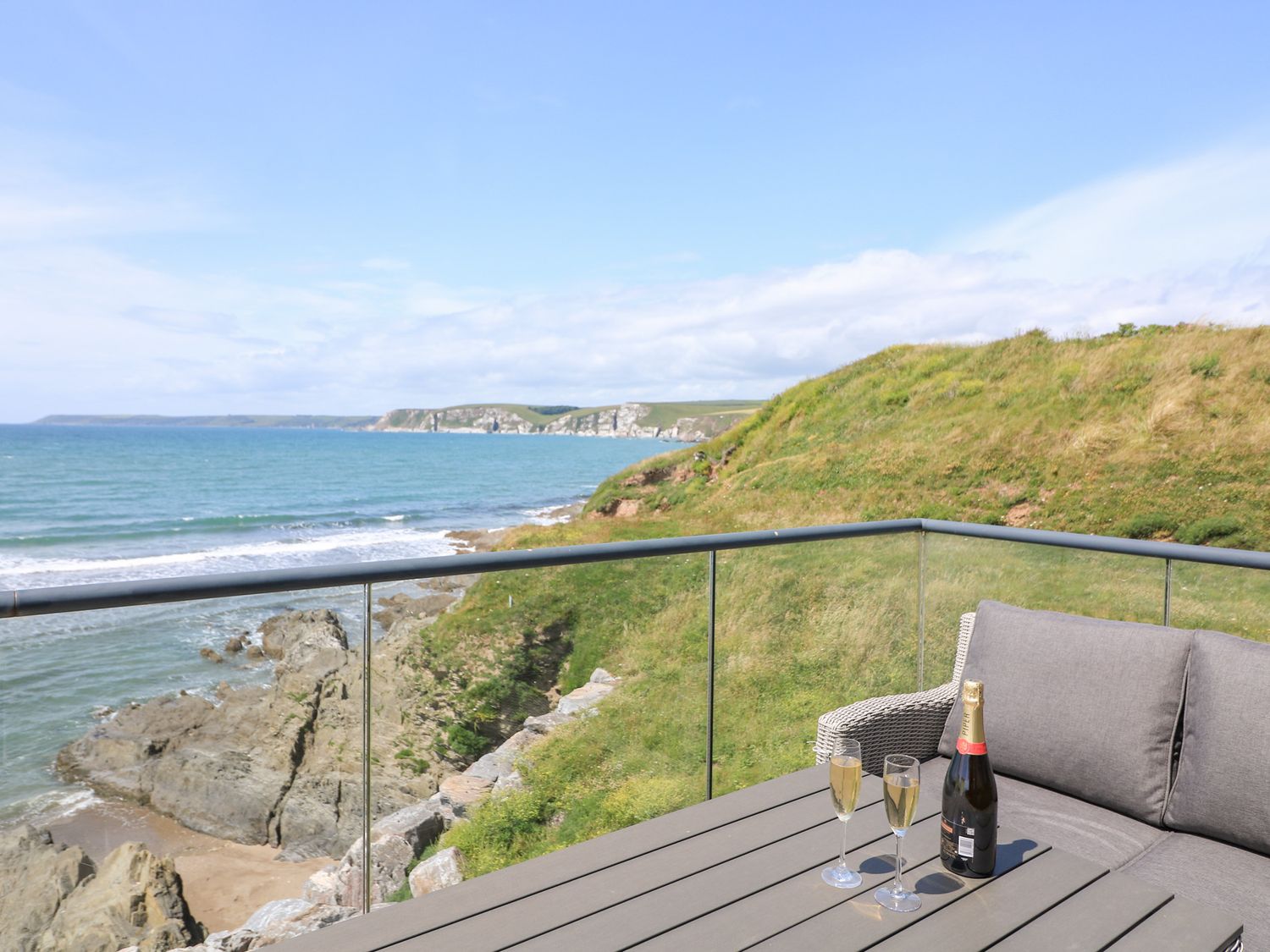 Apartment 27, Devon