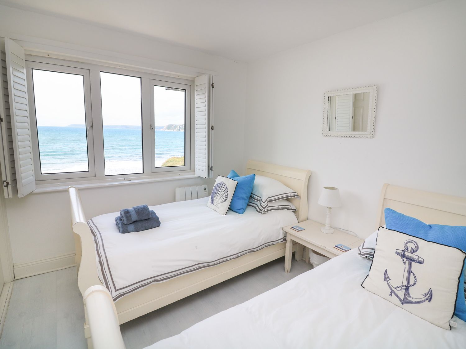 Apartment 27, Devon