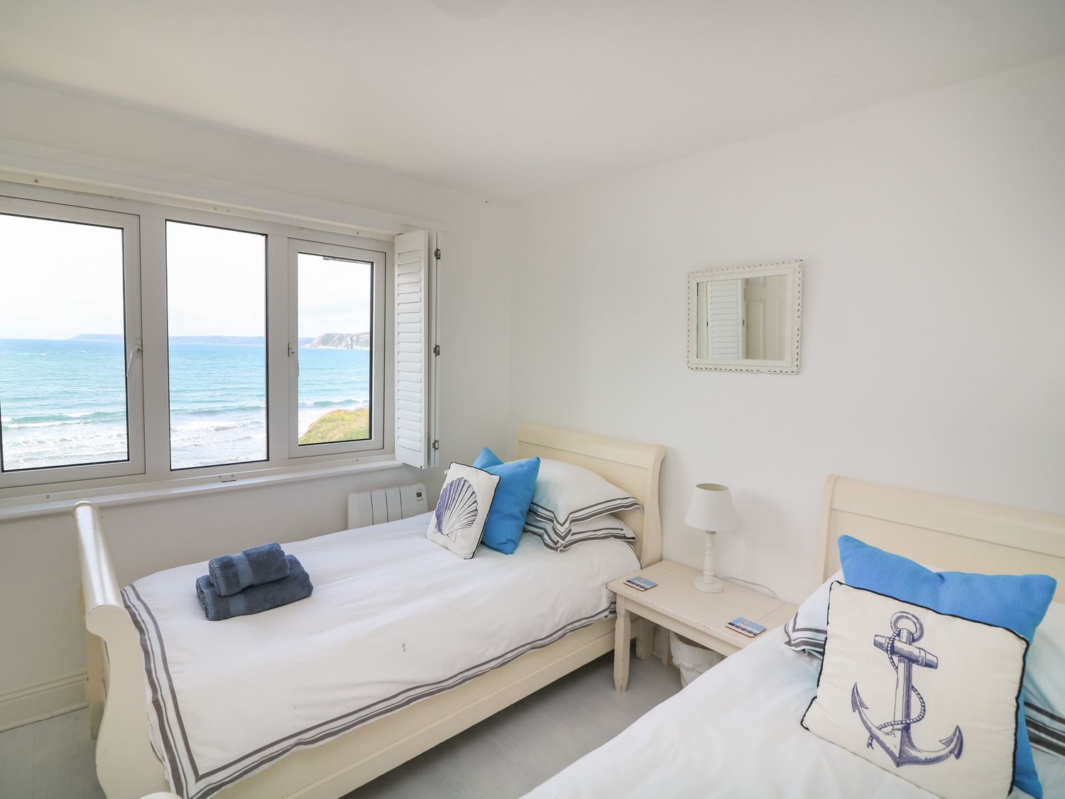 Apartment 27, Devon