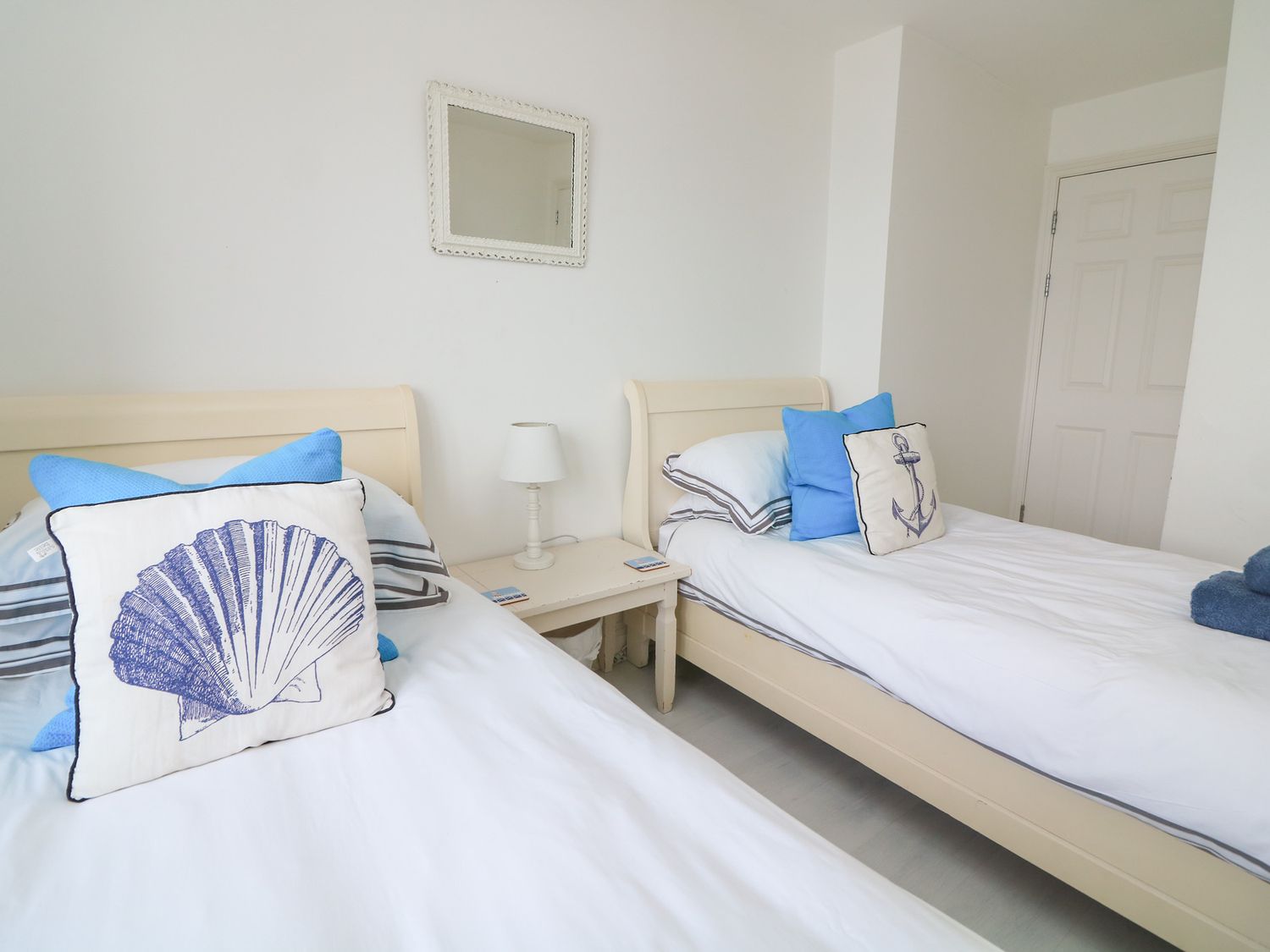 Apartment 27, Devon