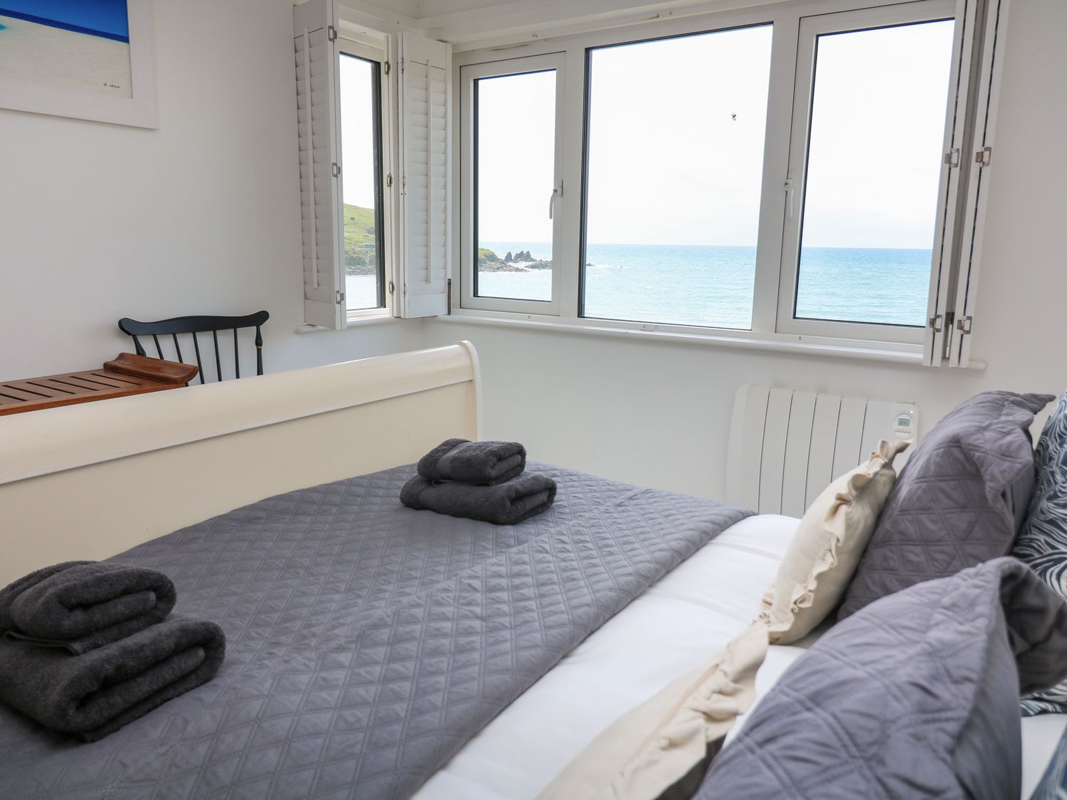 Apartment 27, Devon