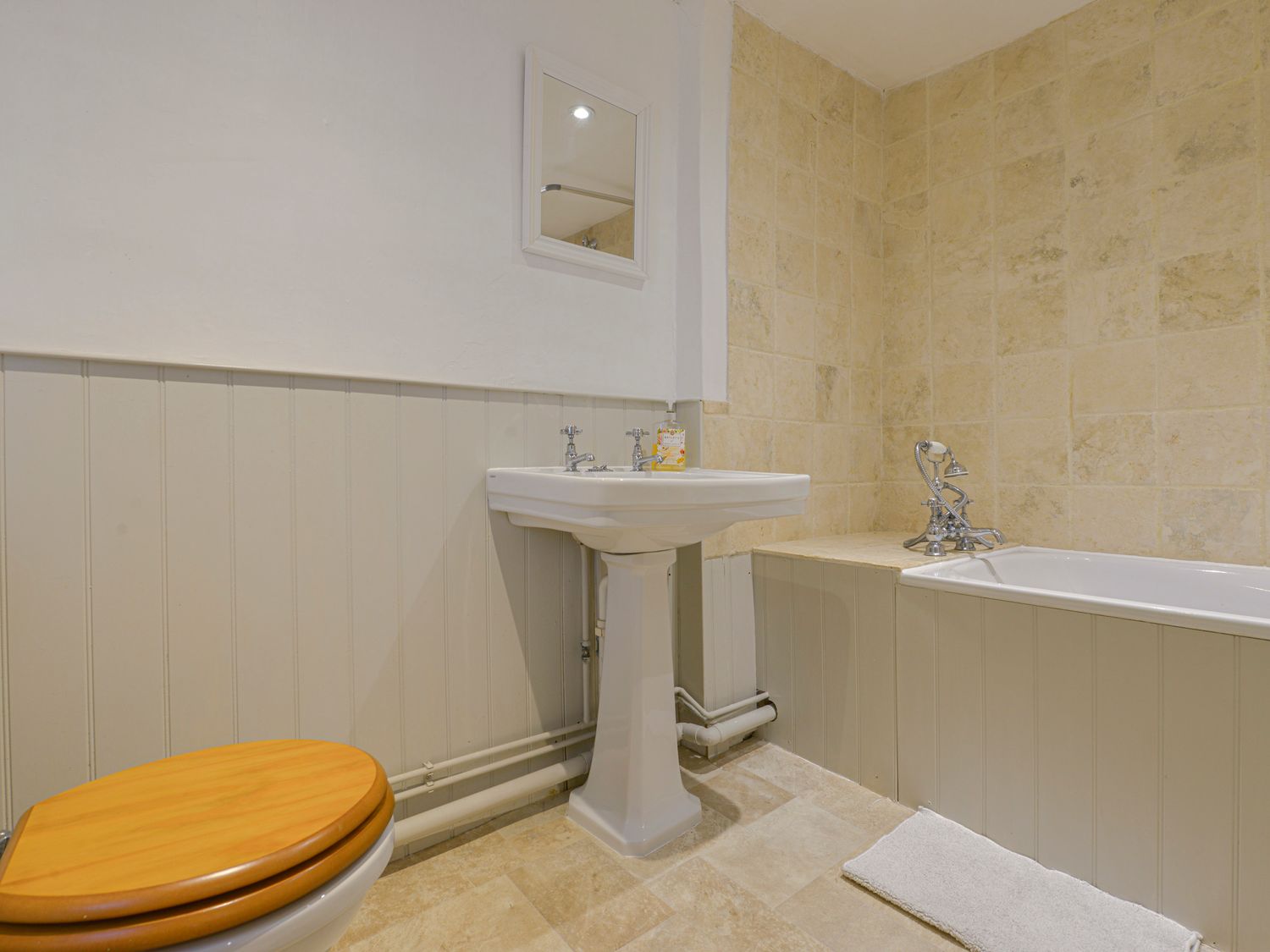 1 Gabberwell Cottages, Kingston