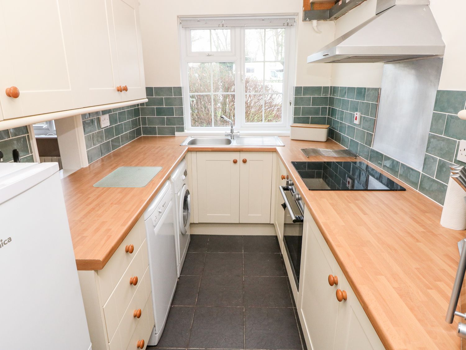 4 Hanbury Lodge, Pentlepoir